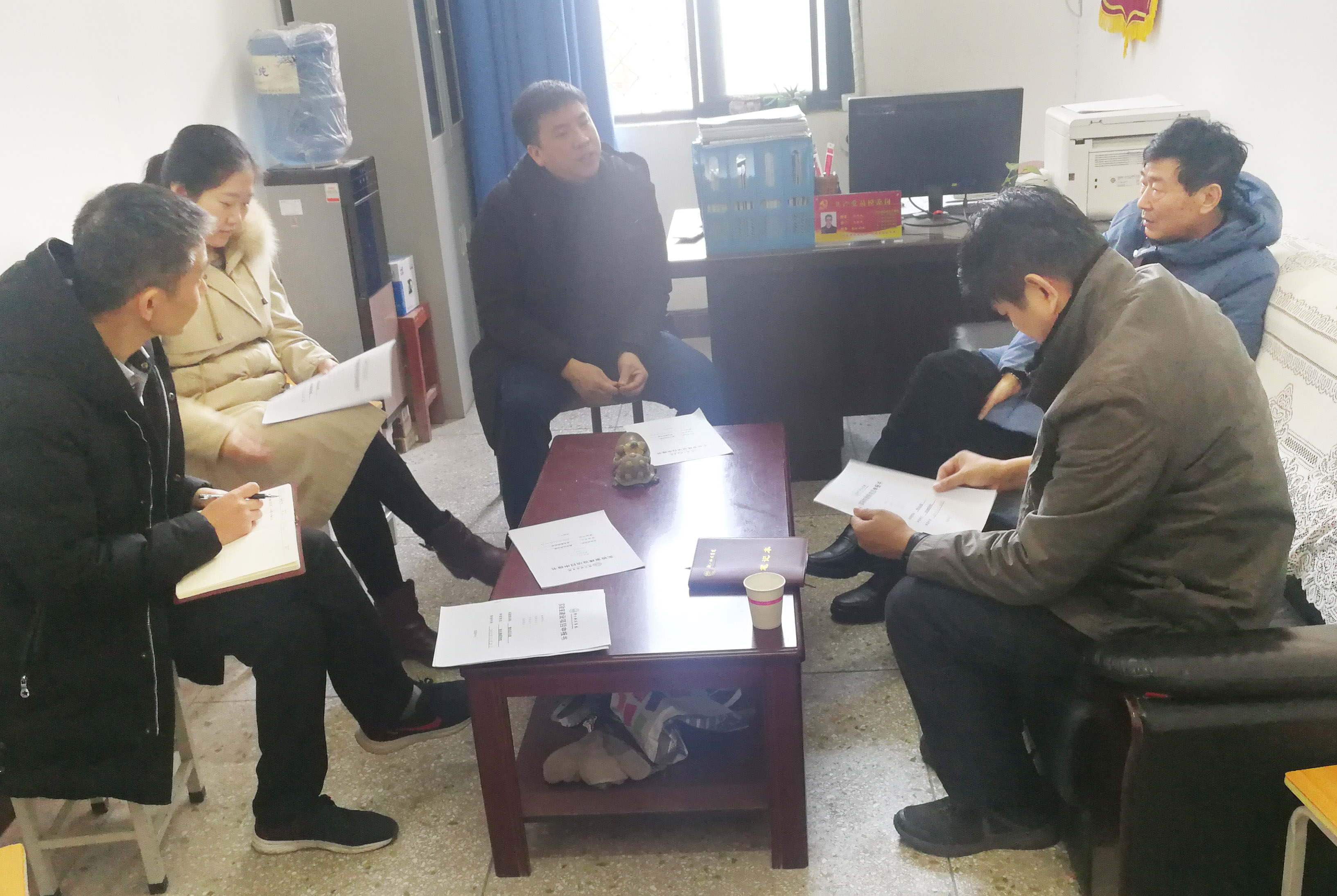 座谈交流.jpg 座谈交流.jpg