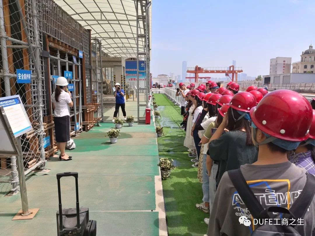 。。。.png 。。。.png