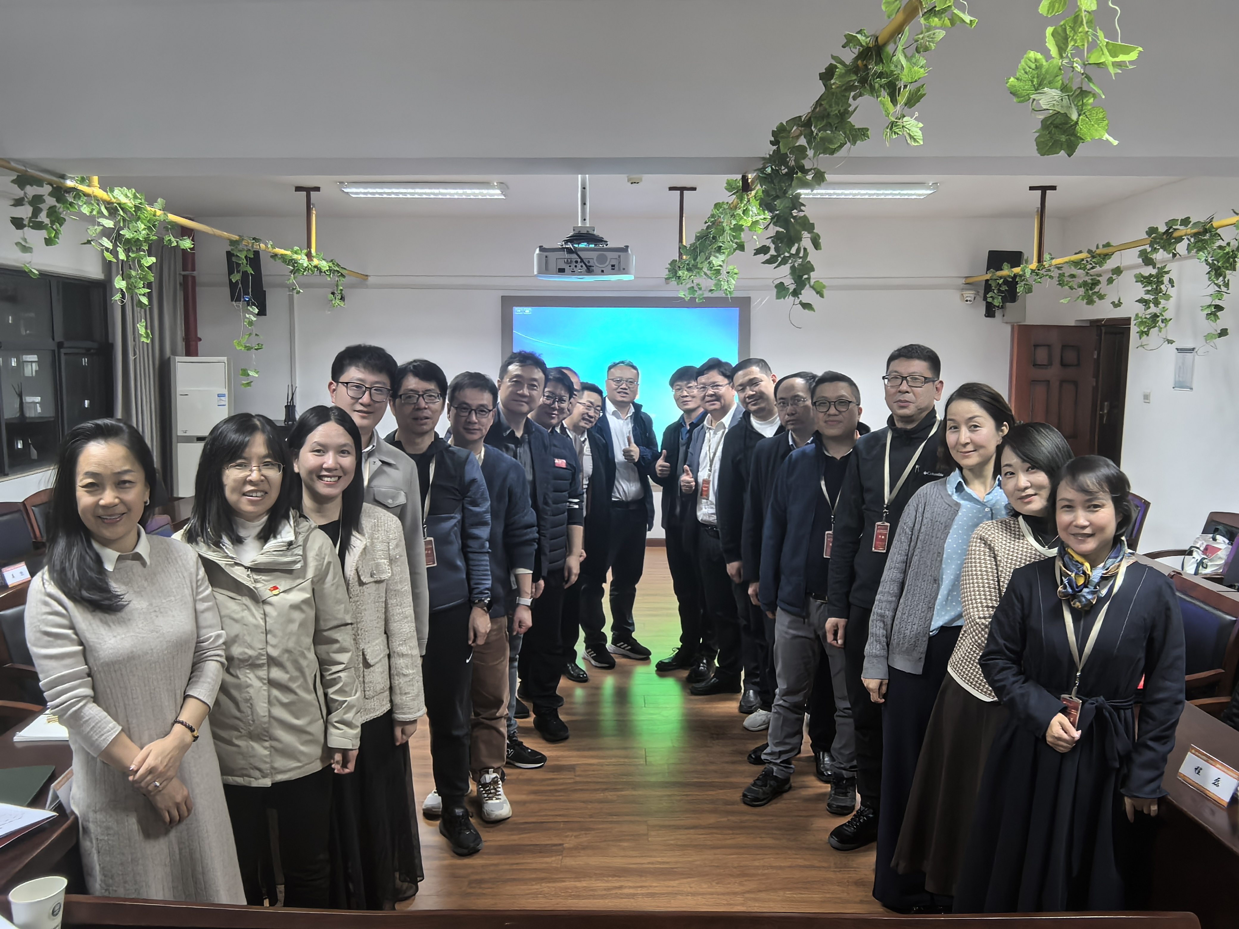 小组讨论会后合影2 小组讨论会后合影2