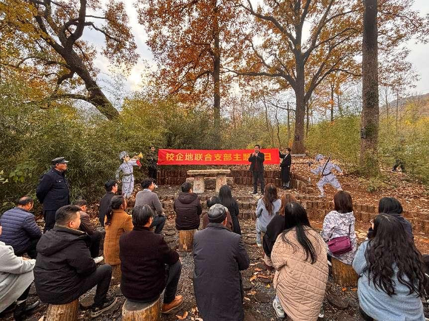 10df38f7-d126-4f71-ae96-f727dd20a285 10df38f7-d126-4f71-ae96-f727dd20a285