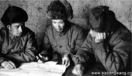 3-4粟裕、张震、陈士榘在研究淮海战役作战方案_UUID21551 3-4粟裕、张震、陈士榘在研究淮海战役作战方案_UUID21551