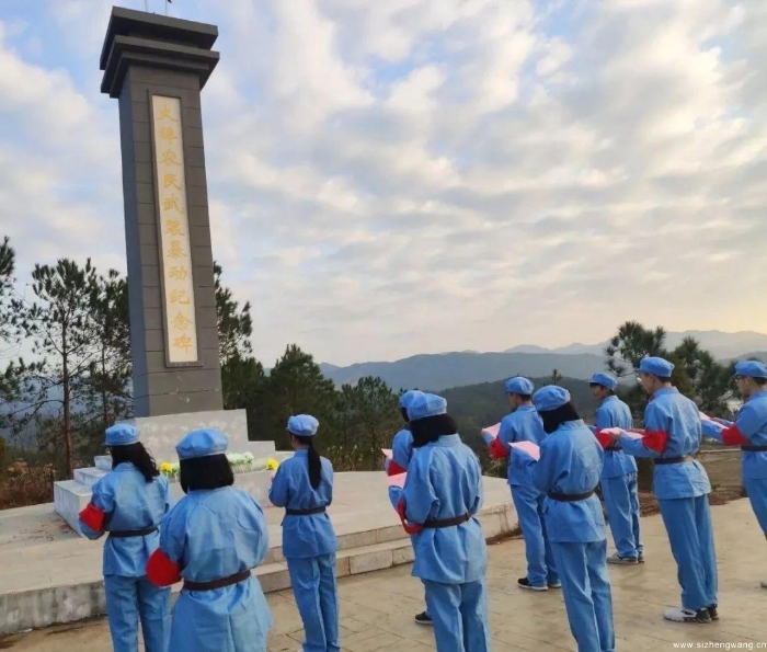 19-志愿者们朗读红色家书_UUID11357 19-志愿者们朗读红色家书_UUID11357