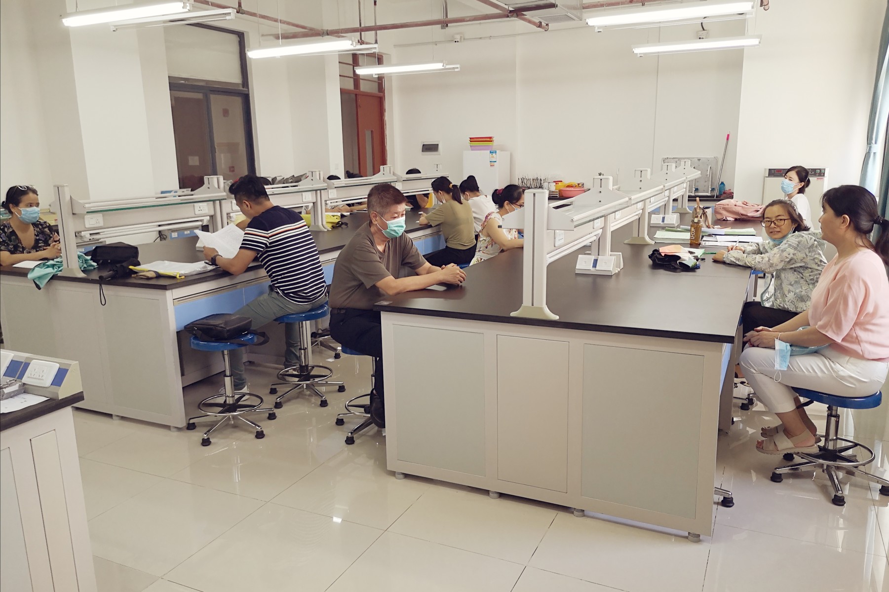 集体学习现场1.jpg 集体学习现场1.jpg