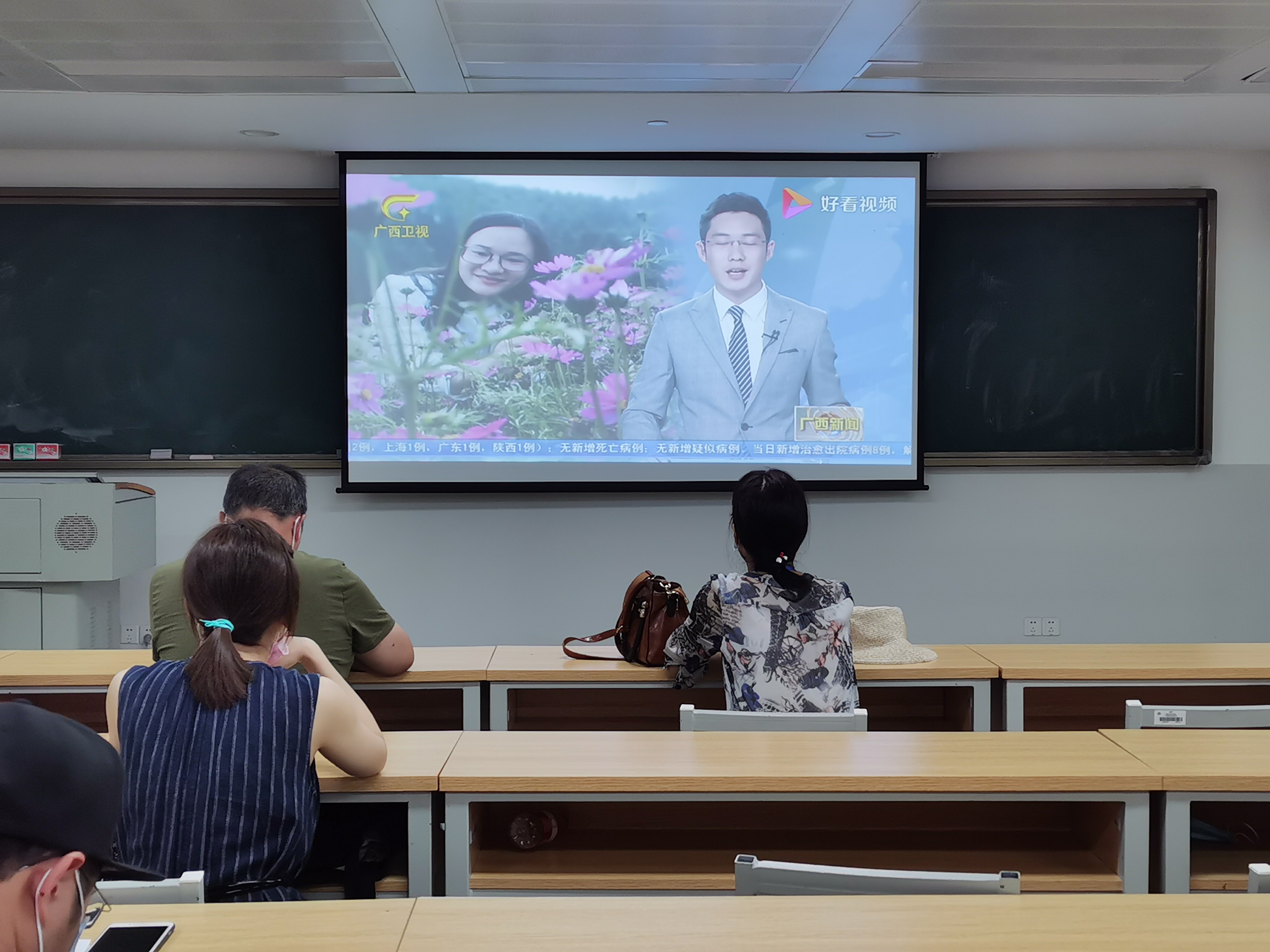 观看梁小霞报道视频1.jpg 观看梁小霞报道视频1.jpg