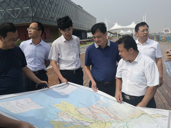 校长刘文锴在黄河山东段调研(二).jpg 校长刘文锴在黄河山东段调研(二).jpg