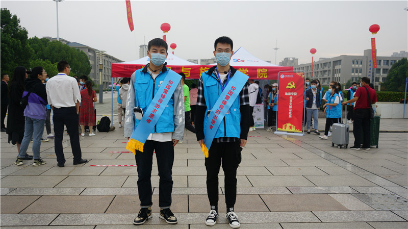 导游.jpg 导游.jpg