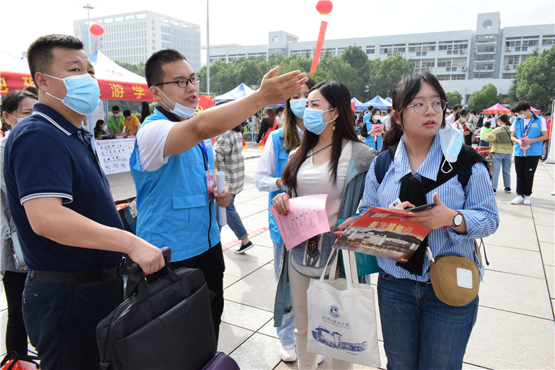 志愿者3.jpg 志愿者3.jpg