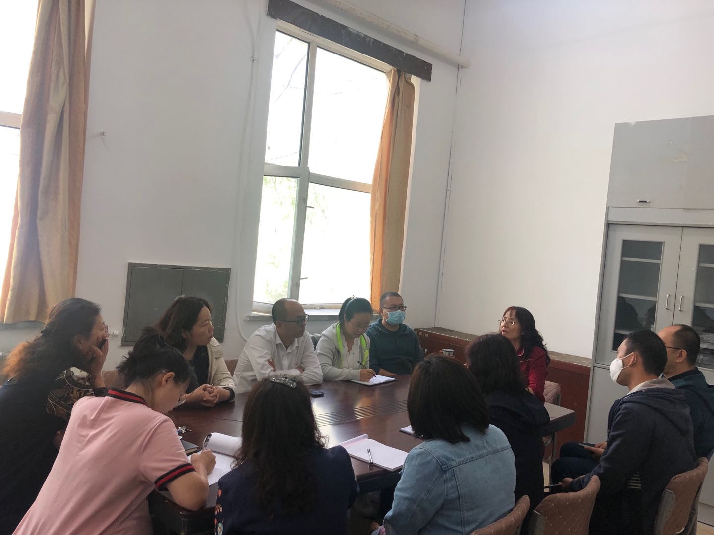 党委书记参加会议.jpg 党委书记参加会议.jpg