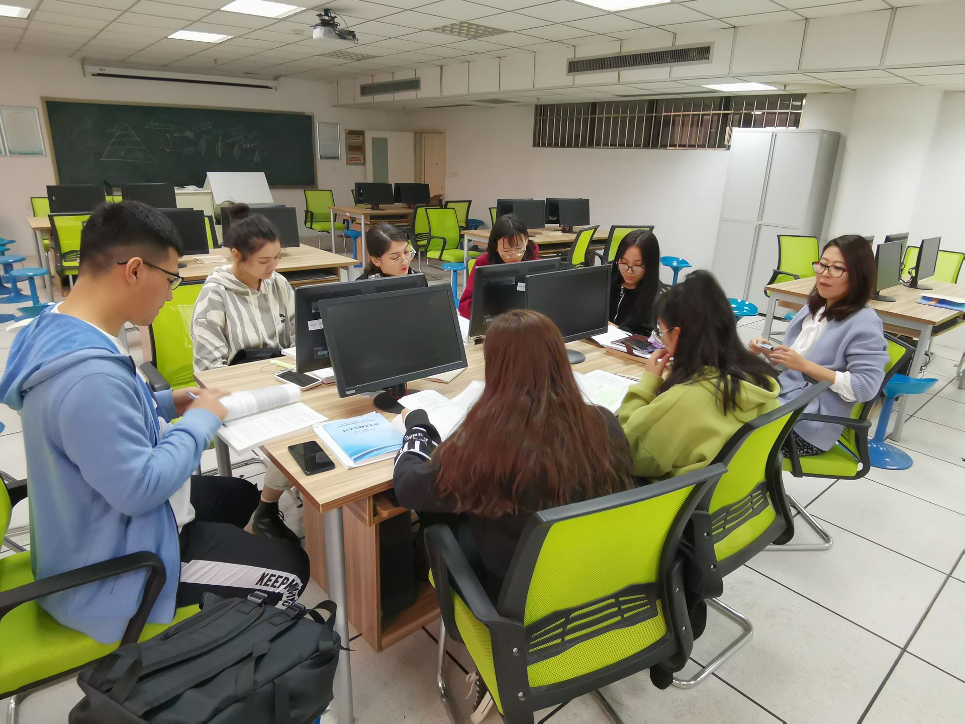 D01DFFC2E68B66ABFD45DD74C00A84B8.jpg D01DFFC2E68B66ABFD45DD74C00A84B8.jpg