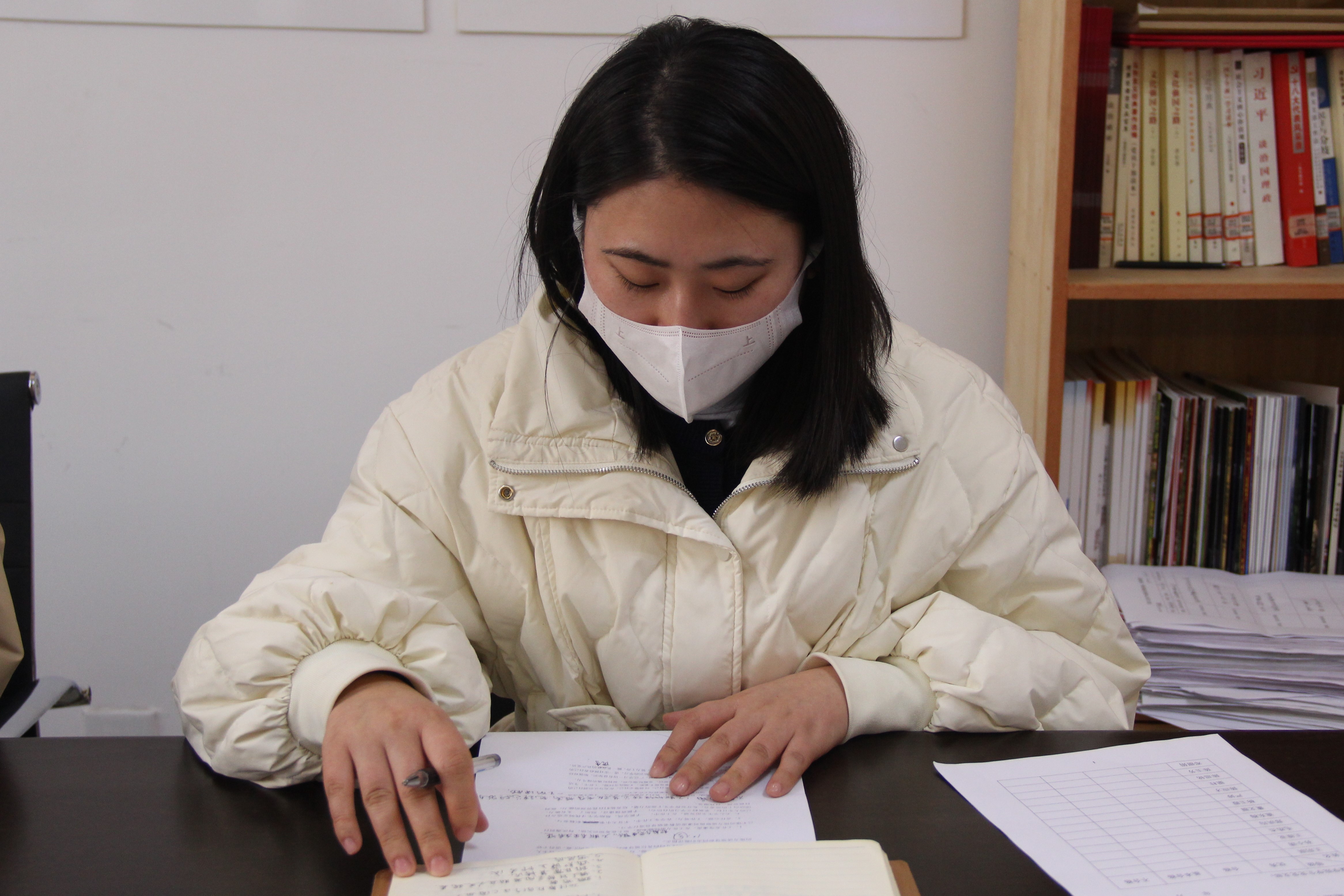 2021.1.14融媒学院党总支部组织委员谯东梅做自我批评和总结 .JPG 2021.1.14融媒学院党总支部组织委员谯东梅做自我批评和总结 .JPG