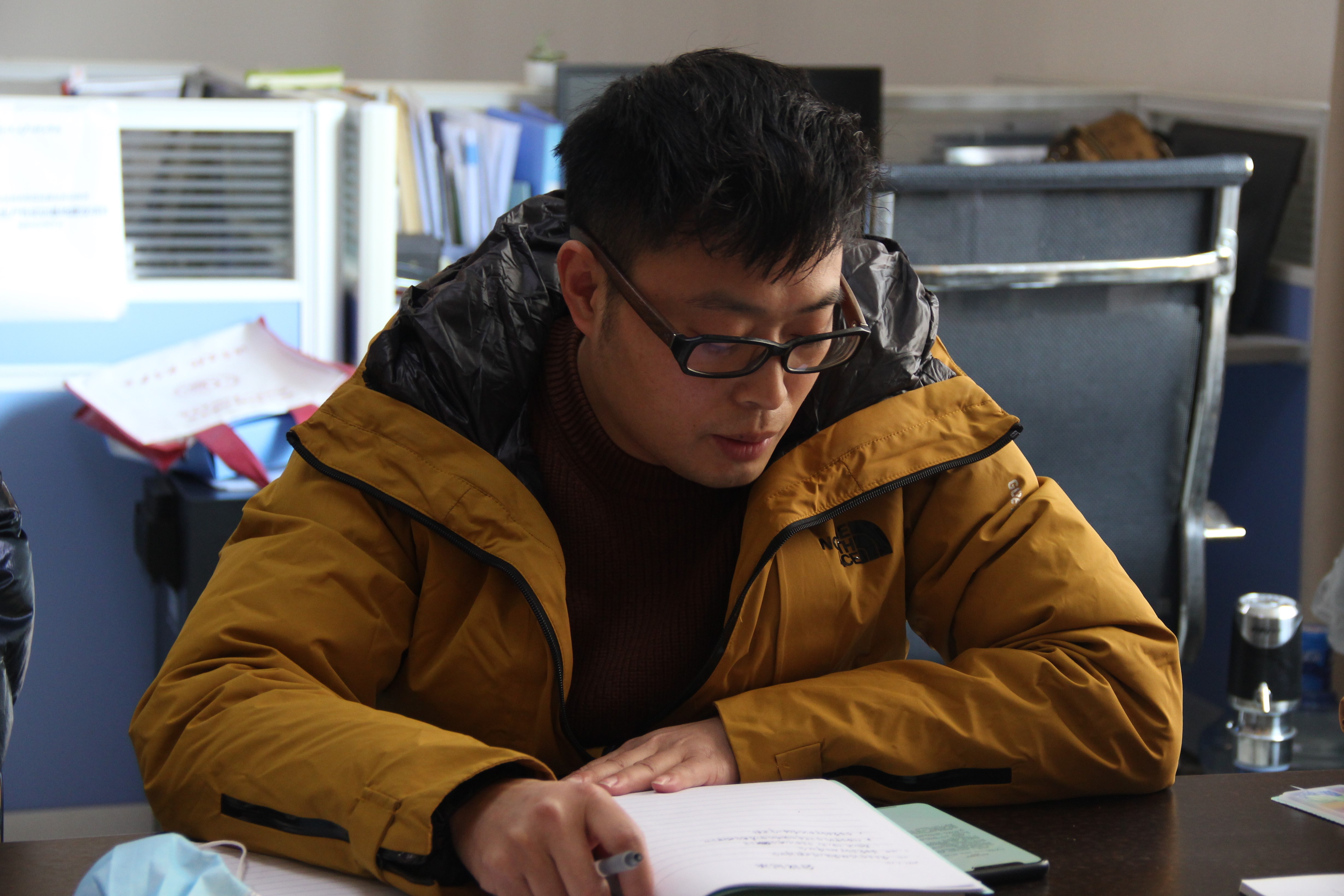 2021.1.14融媒学院支部成员郑洪均做自我批评和总结.JPG 2021.1.14融媒学院支部成员郑洪均做自我批评和总结.JPG