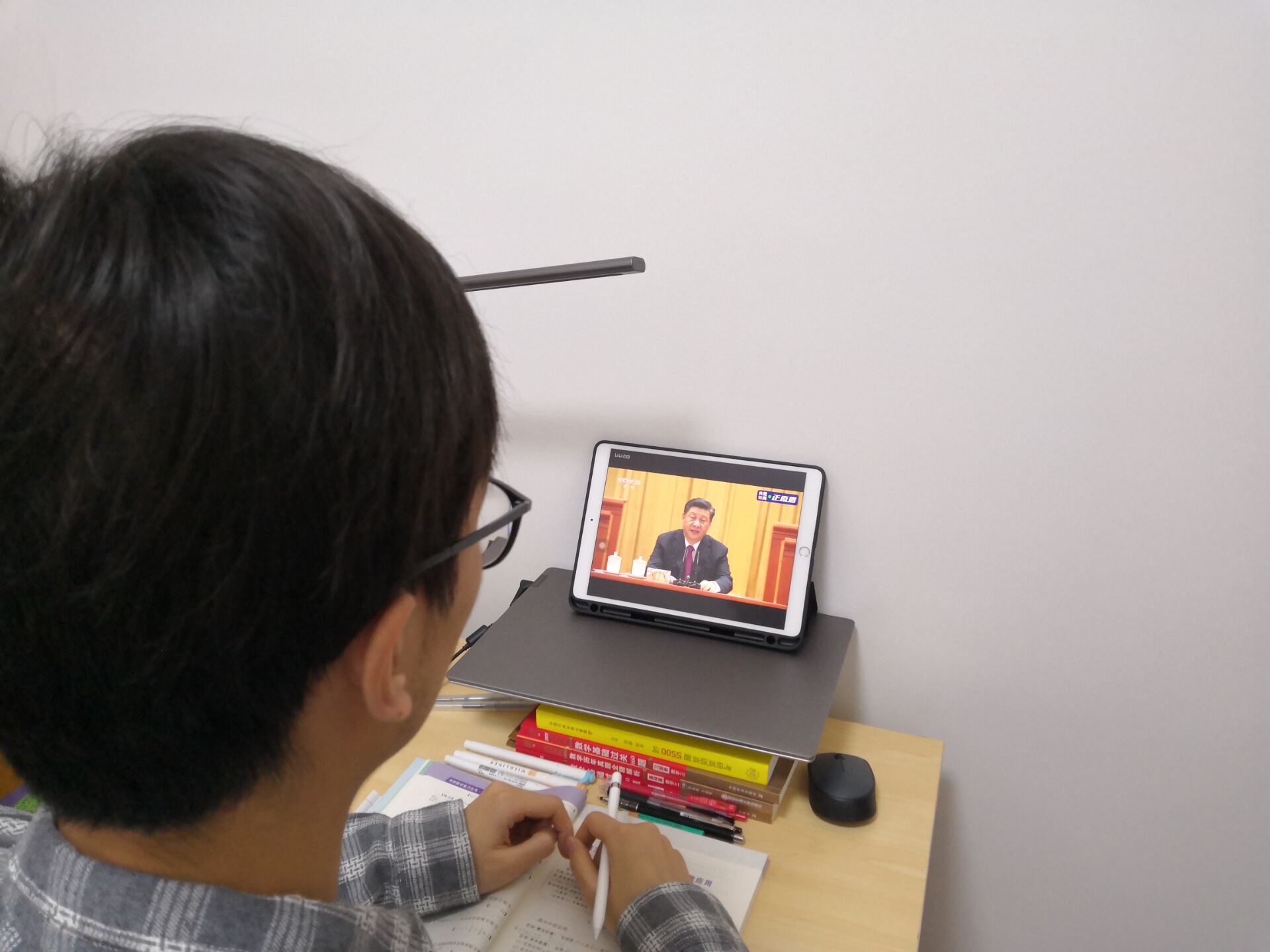 观影1.jpg 观影1.jpg