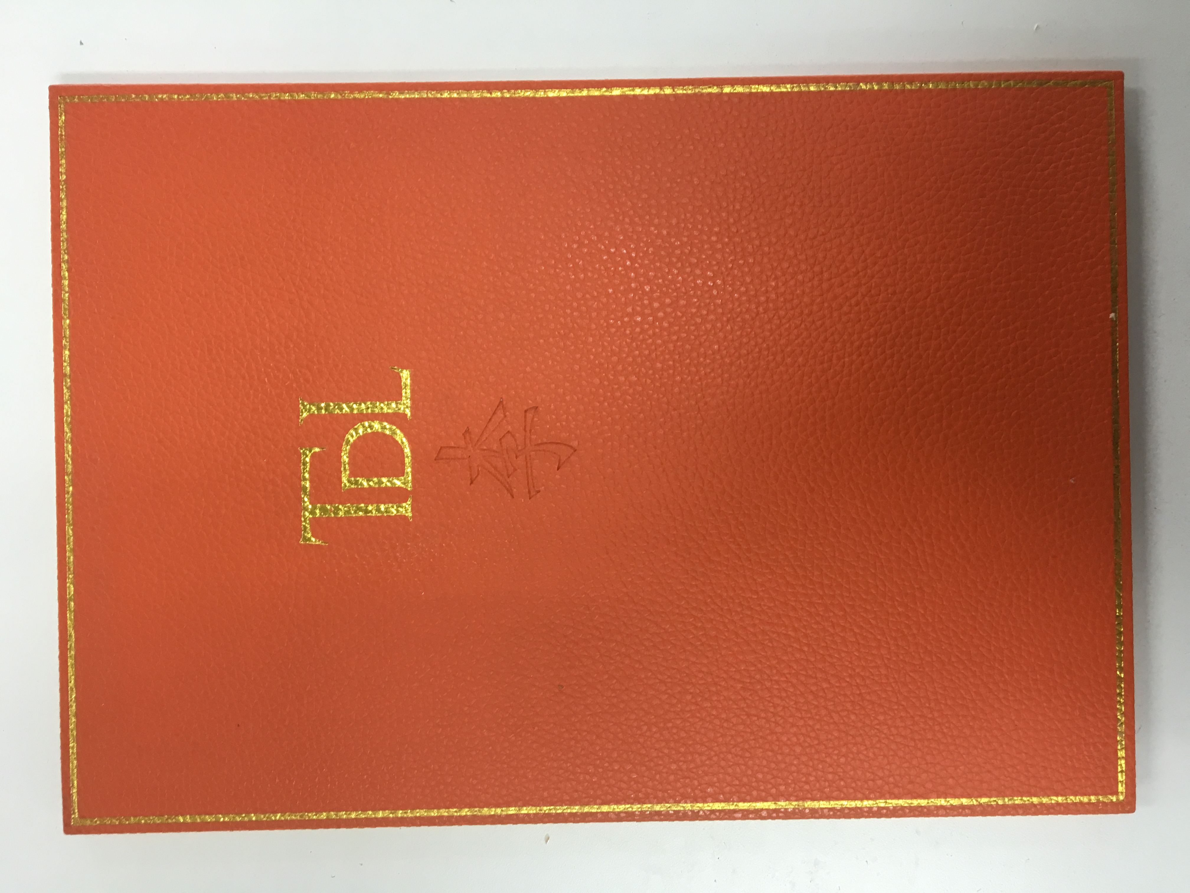 李政道获诺贝尔奖证书-封面.jpg 李政道获诺贝尔奖证书-封面.jpg