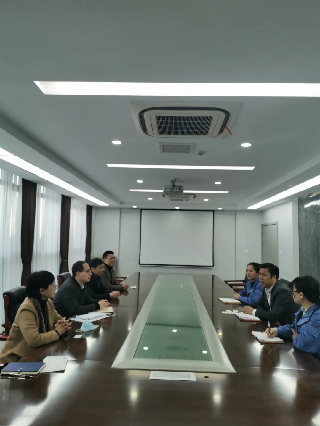 组团式走访企业4.jpg 组团式走访企业4.jpg