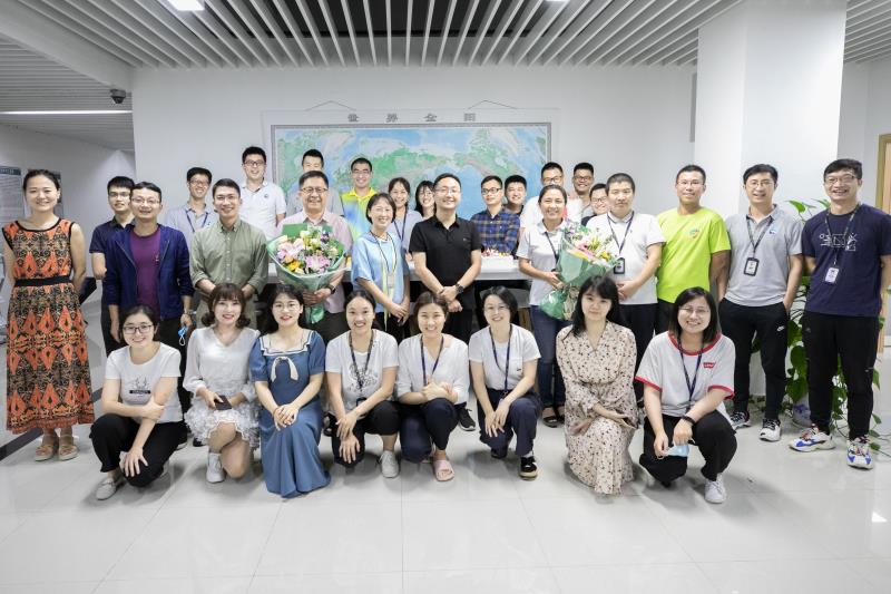 图14 海洋系师生齐聚庆祝党的生日.jpg 图14 海洋系师生齐聚庆祝党的生日.jpg