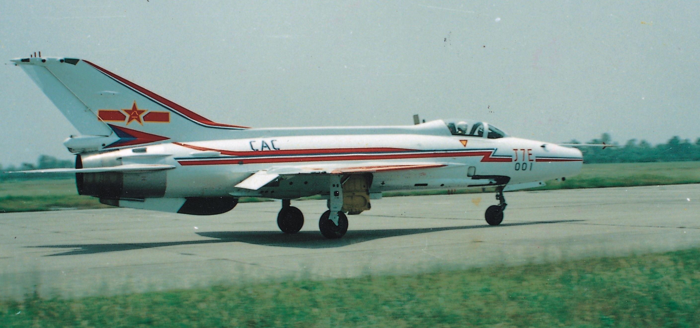 7、歼-7E改型飞机.jpg 7、歼-7E改型飞机.jpg