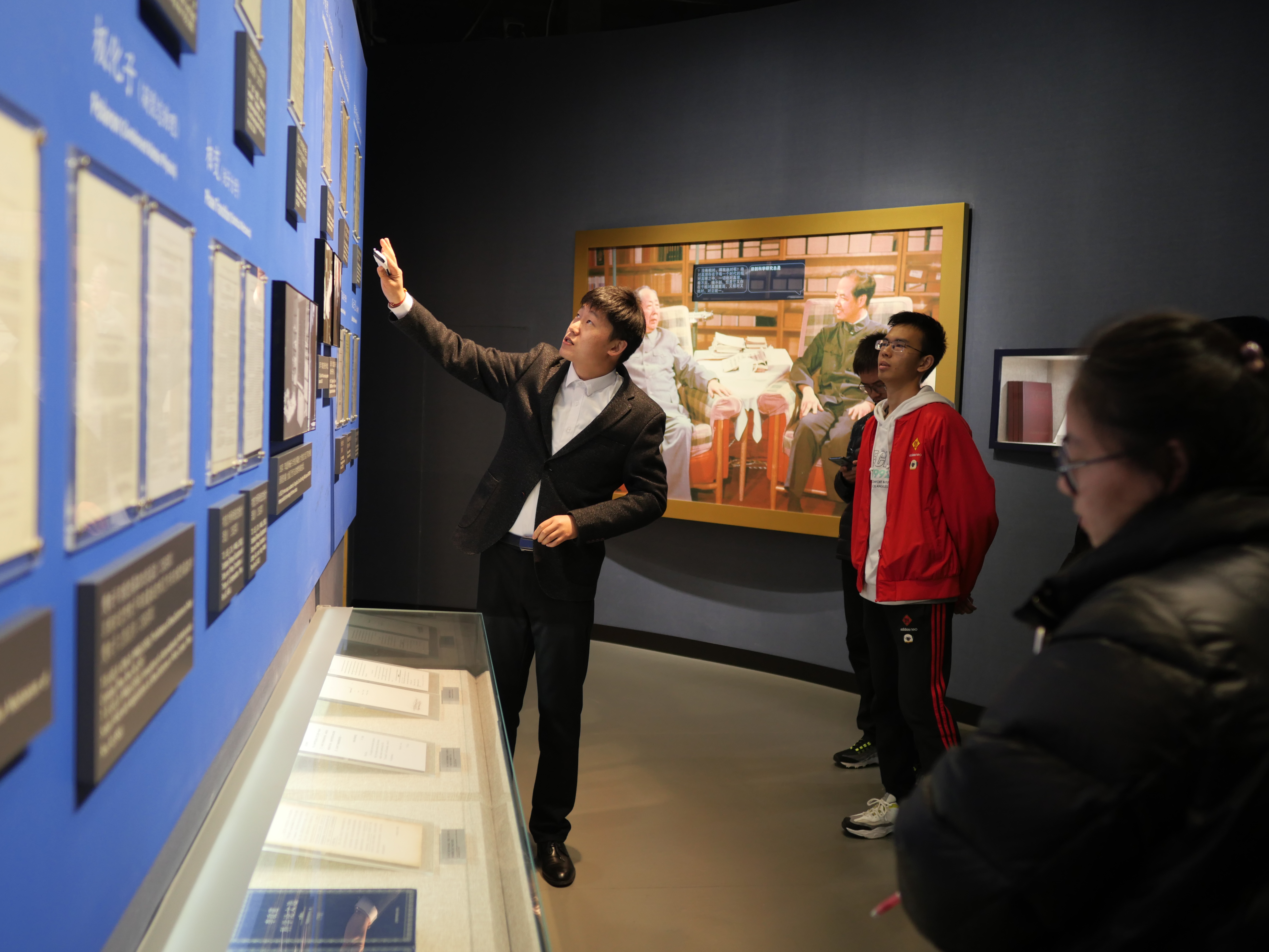 2021-03-04-“大师引领,启迪创新”李政道图书馆本科新生研讨课-1.jpg 2021-03-04-“大师引领,启迪创新”李政道图书馆本科新生研讨课-1.jpg