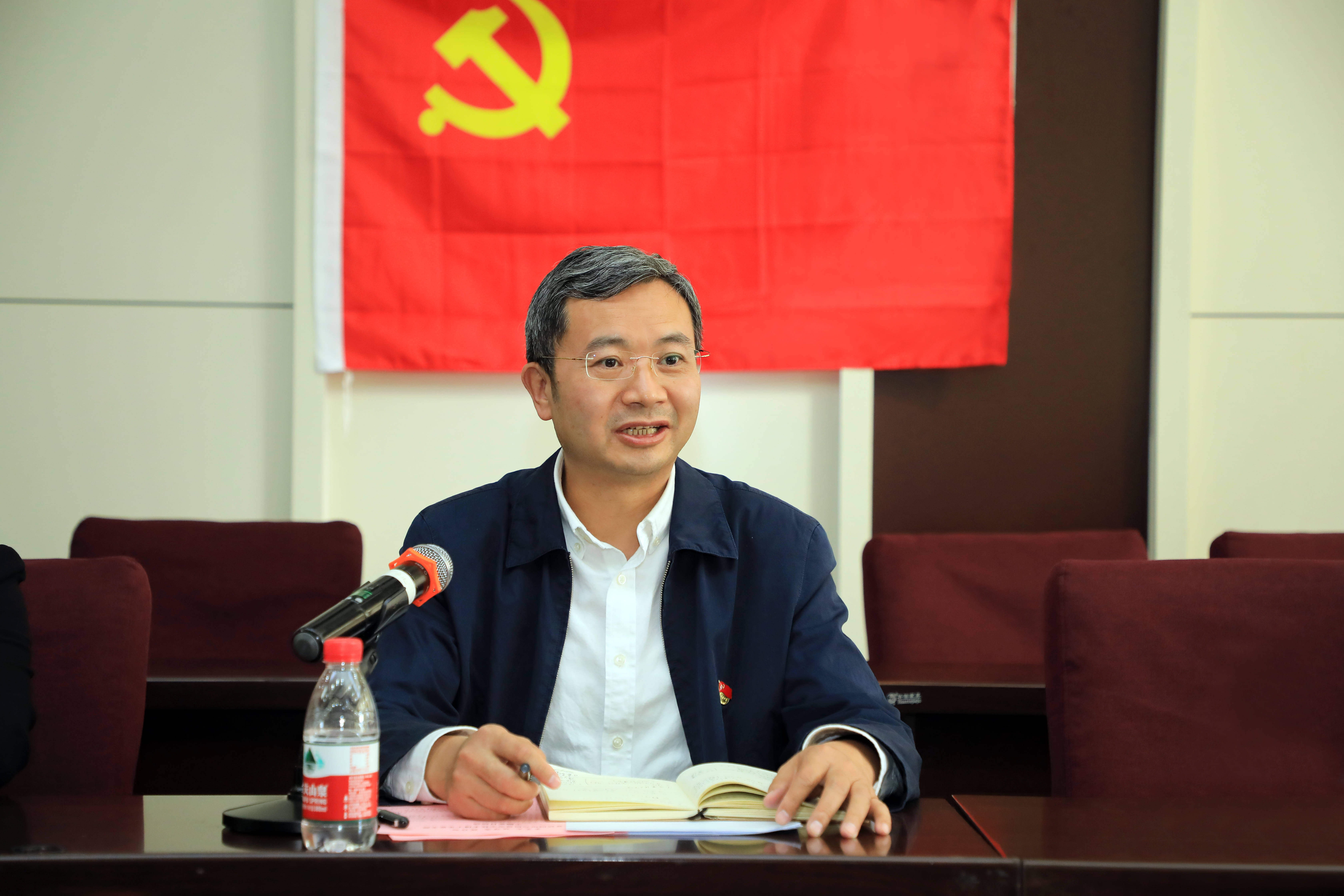 熊四皓作点评.jpg 熊四皓作点评.jpg