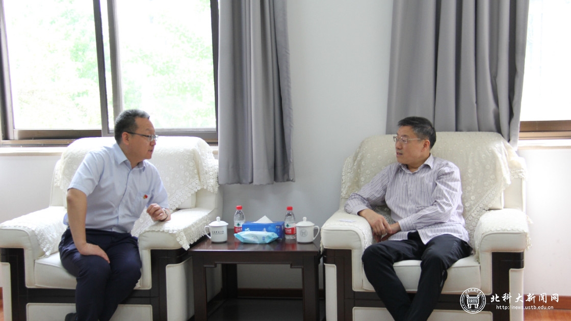 91dd6f41bc84973f5cda835b51a79a58.jpg 武贵龙书记会面_副本.jpg