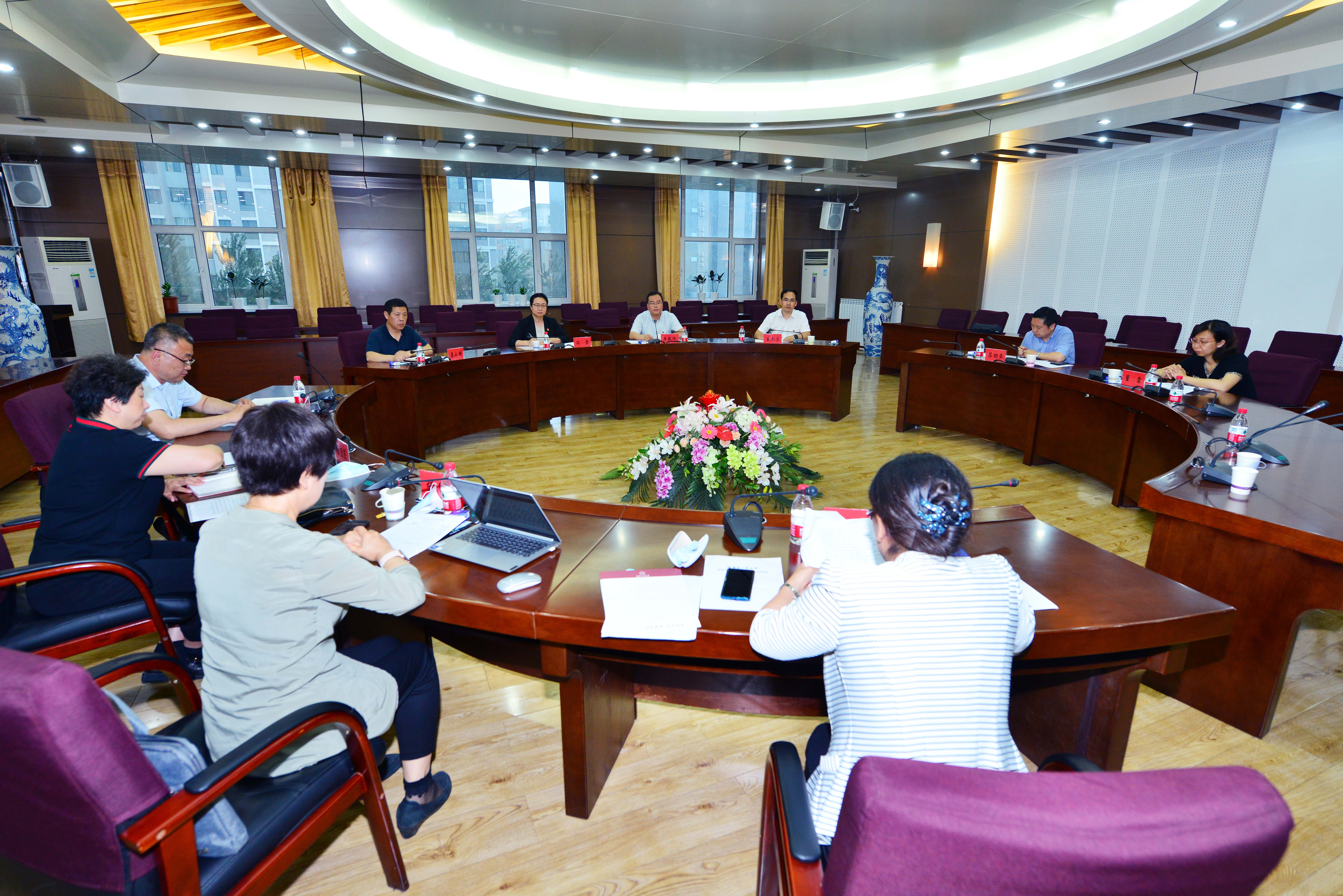 分组讨论7.jpg 分组讨论7.jpg