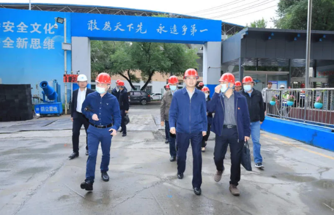 校领导实地调研学生公寓建设进展.PNG 校领导实地调研学生公寓建设进展.PNG