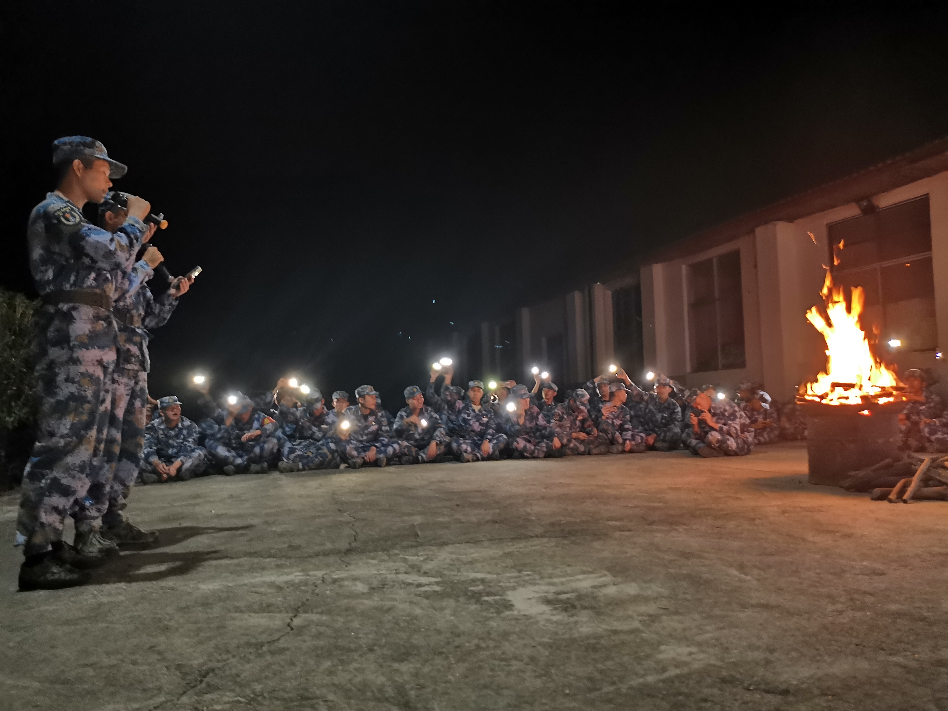 红歌拉练1.jpg 红歌拉练1.jpg