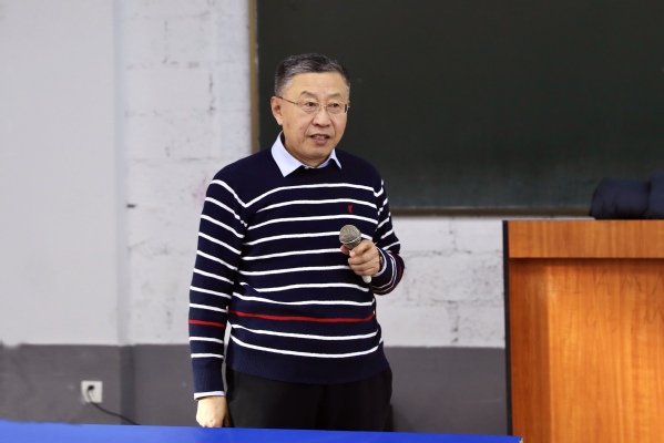 商学院副院长陈守则教授.jpg 商学院副院长陈守则教授.jpg