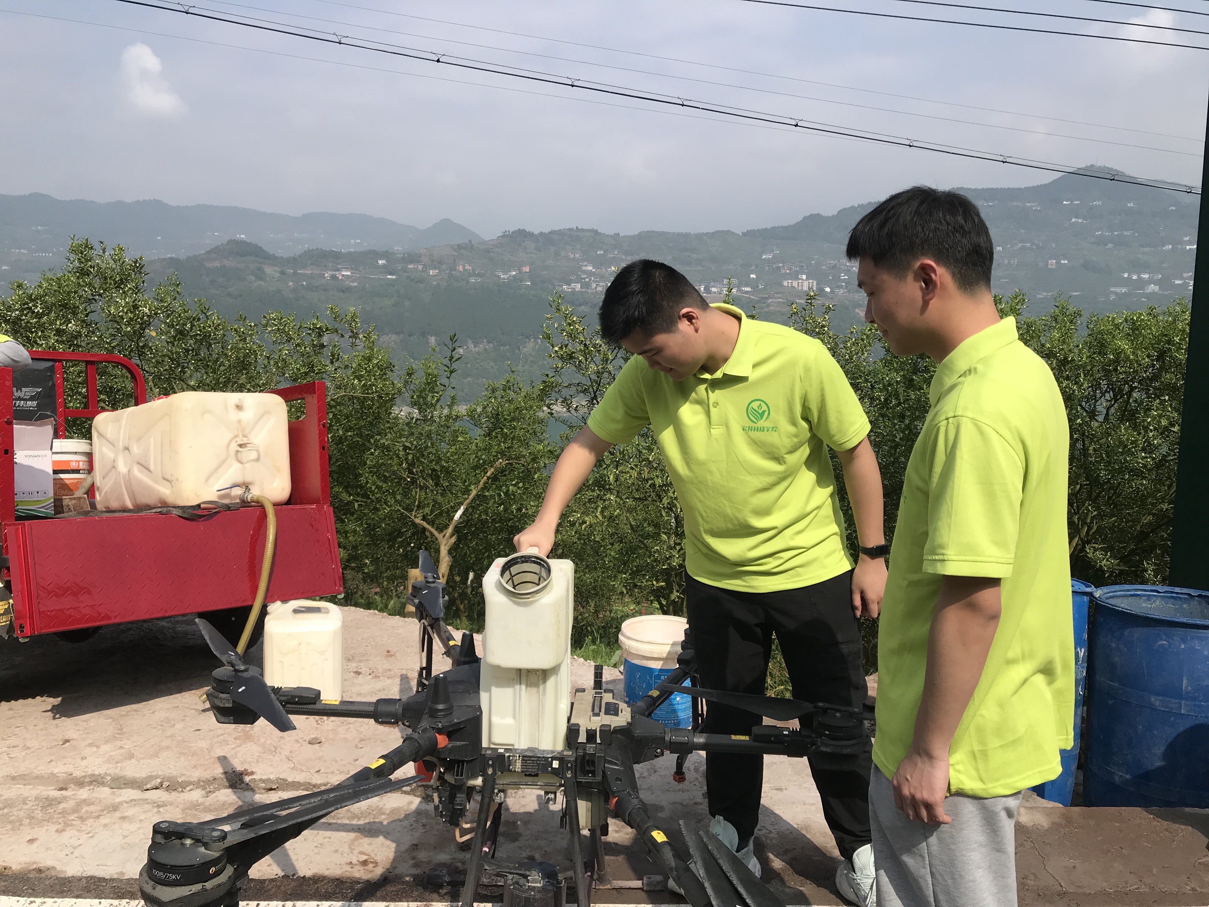 无人机.JPG 无人机.JPG