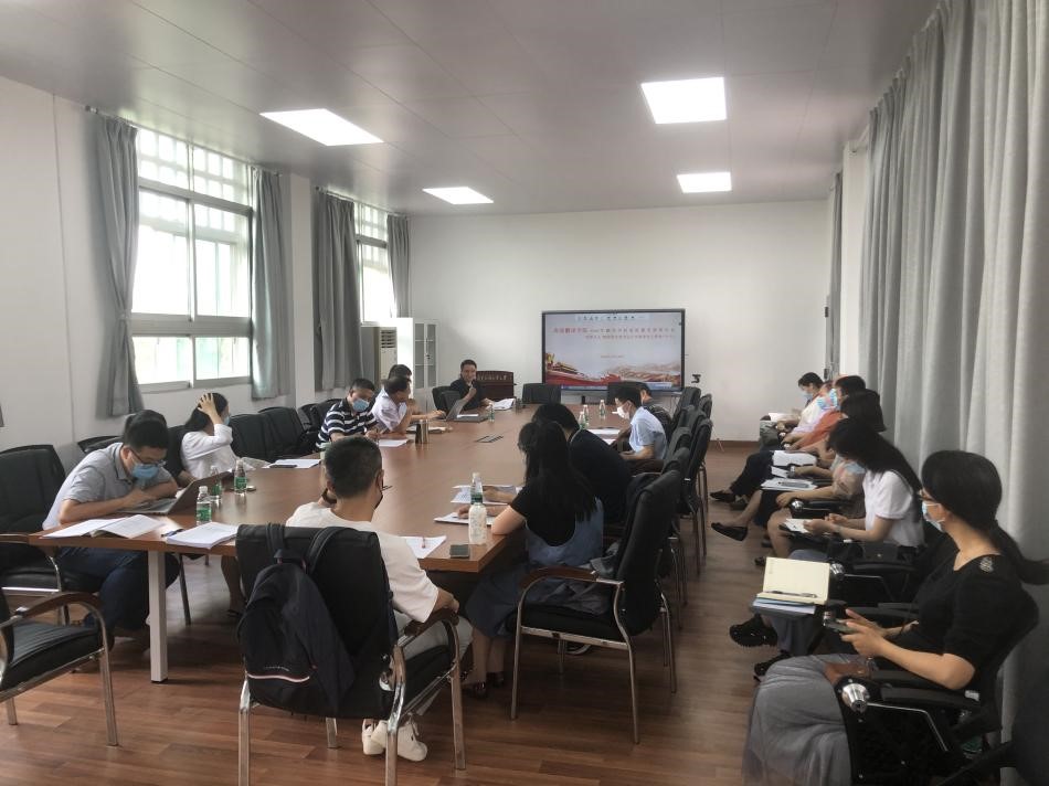 笔译系小组讨论现场.jpg 笔译系小组讨论现场.jpg