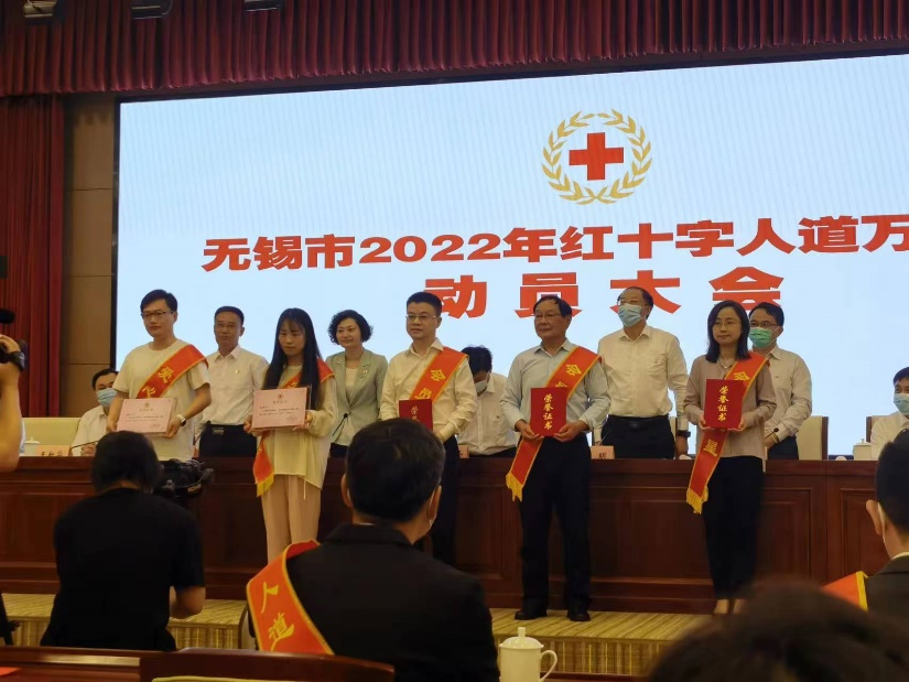 11食品学院博士生张凯接受表彰.png 11食品学院博士生张凯接受表彰.png