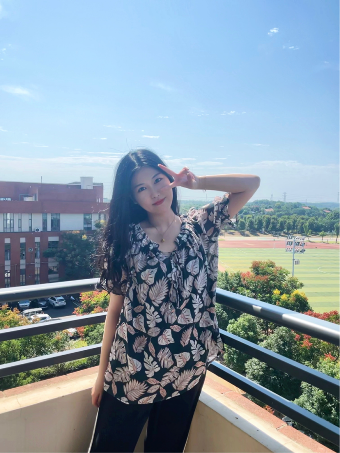 熊畅,会计1807班,现就职于中国农业银行.png 熊畅,会计1807班,现就职于中国农业银行.png