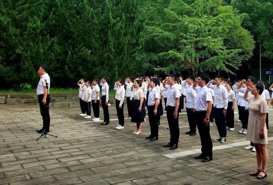 入党宣誓.jpg 入党宣誓.jpg