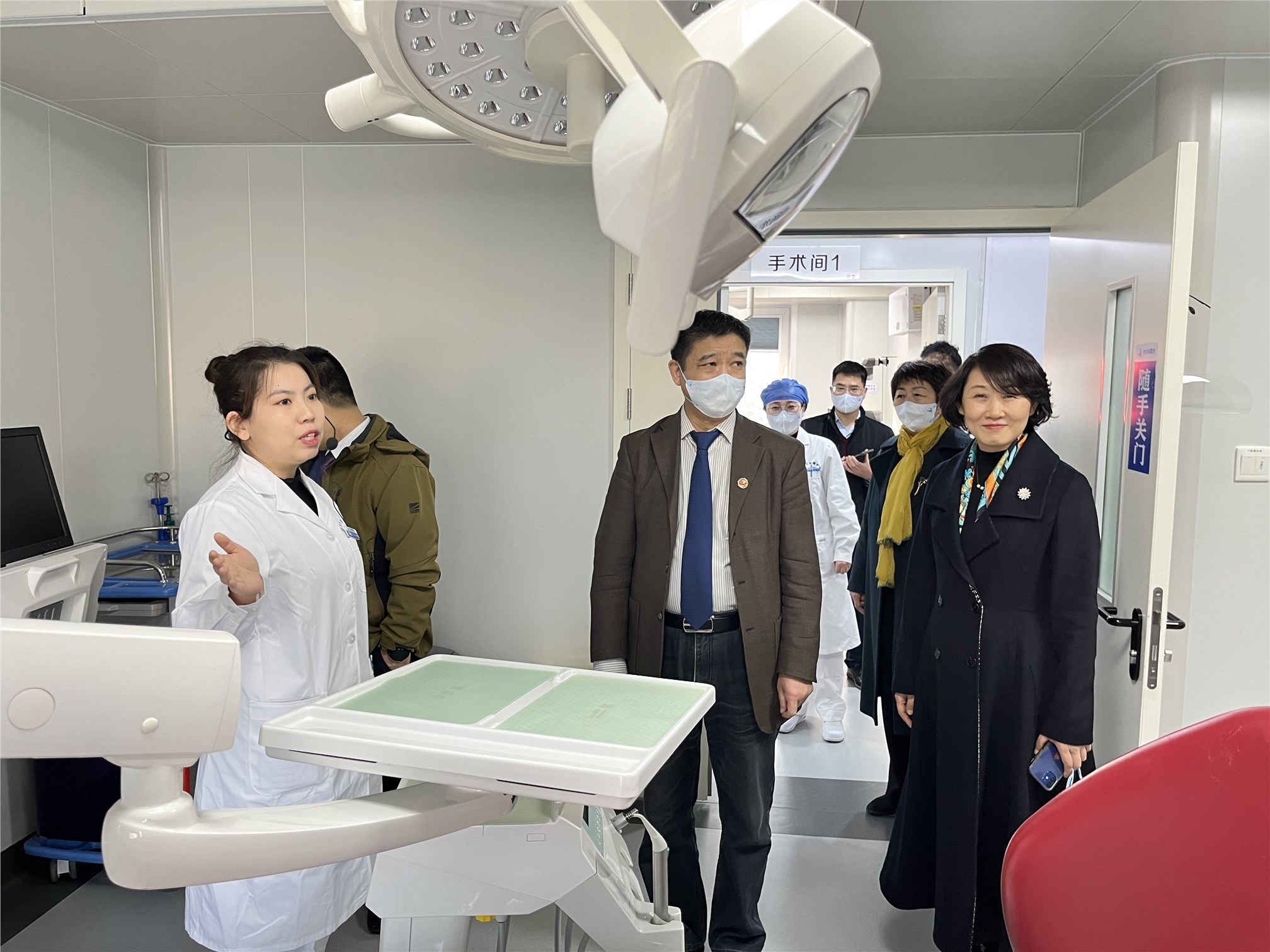 2-参观院区1.jpg 2-参观院区1.jpg