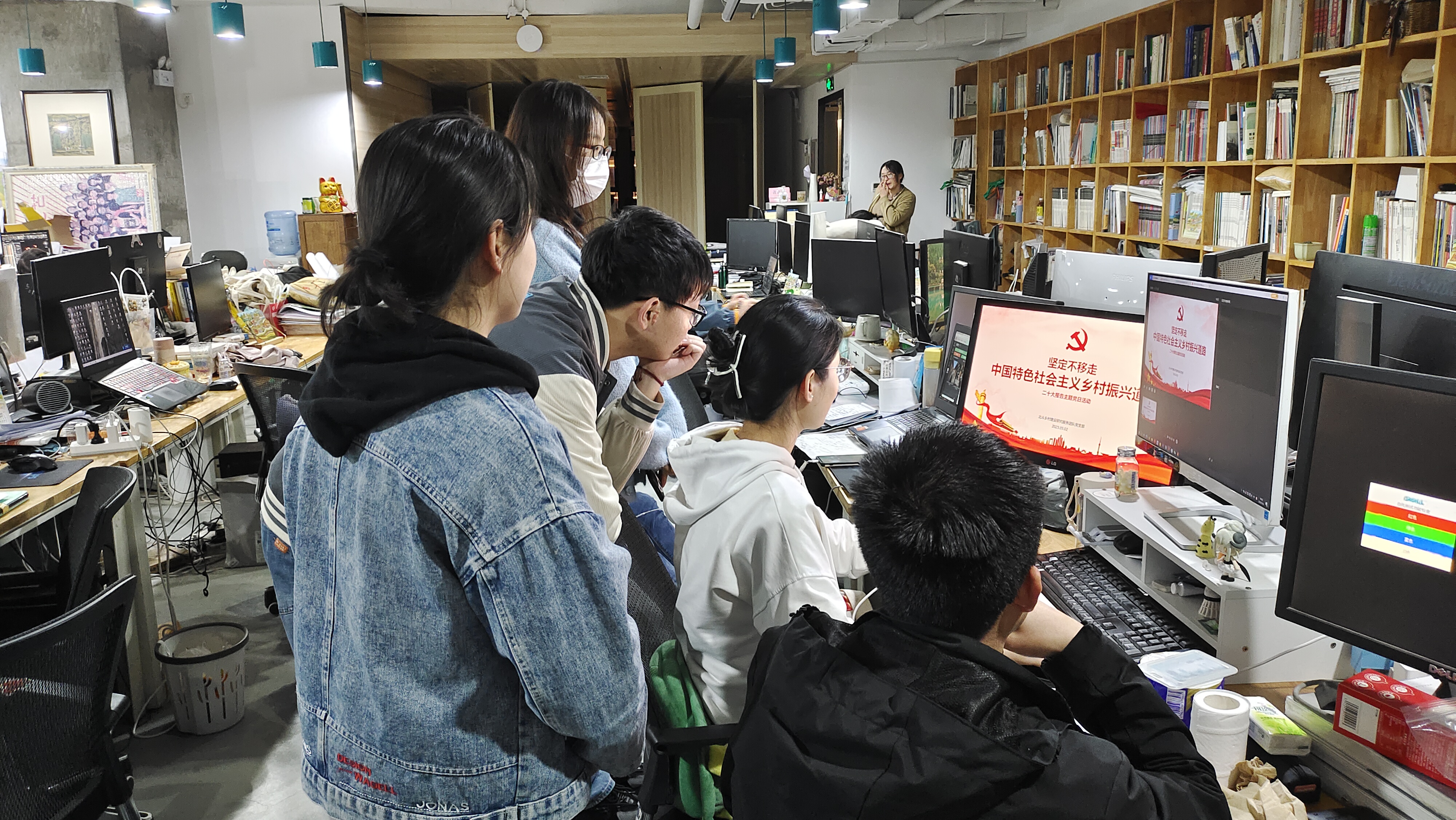 坚定不移走中国特色社会主义乡村振兴道路.jpg 坚定不移走中国特色社会主义乡村振兴道路.jpg