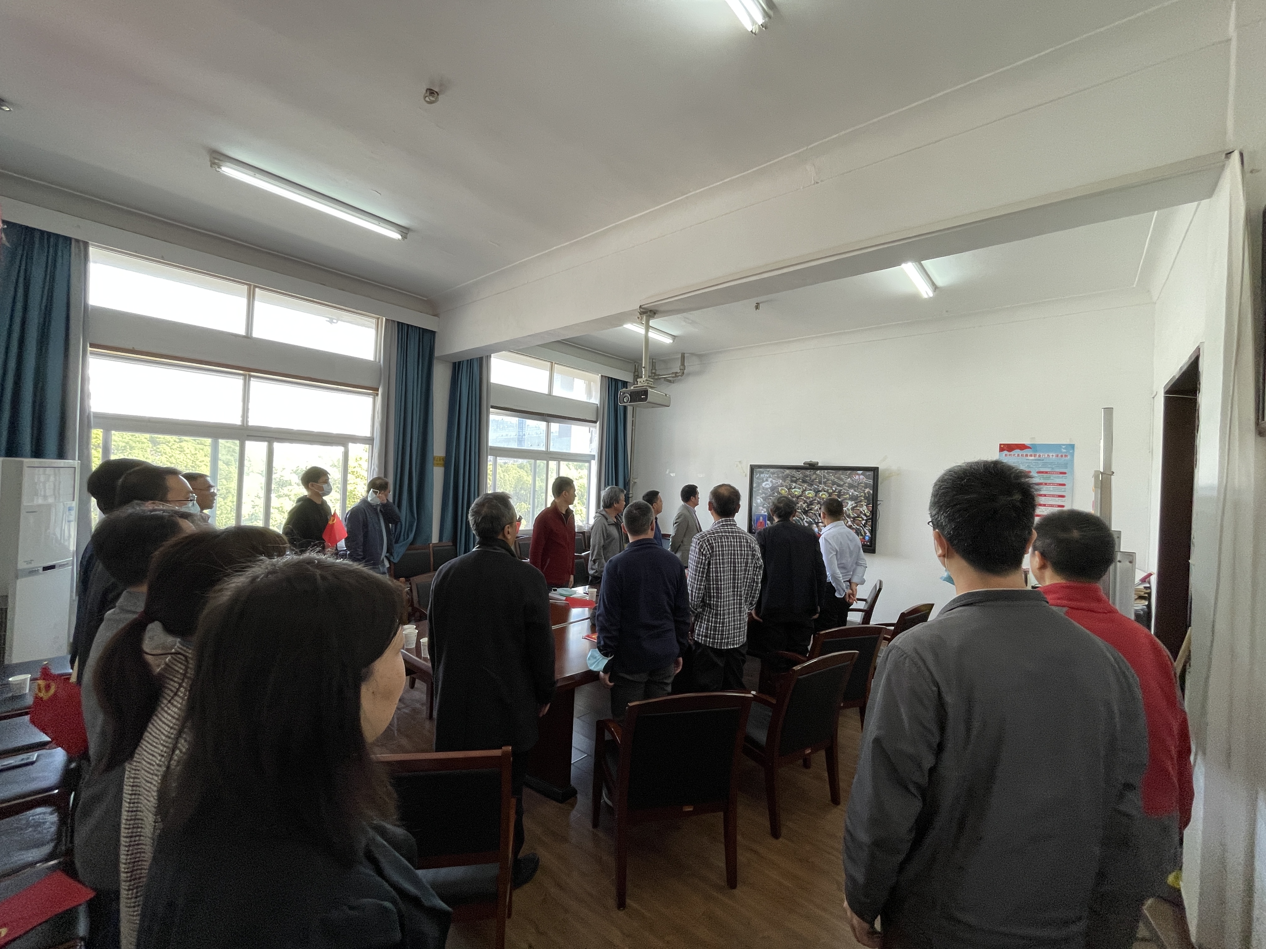 齐唱国歌.jpg 齐唱国歌.jpg