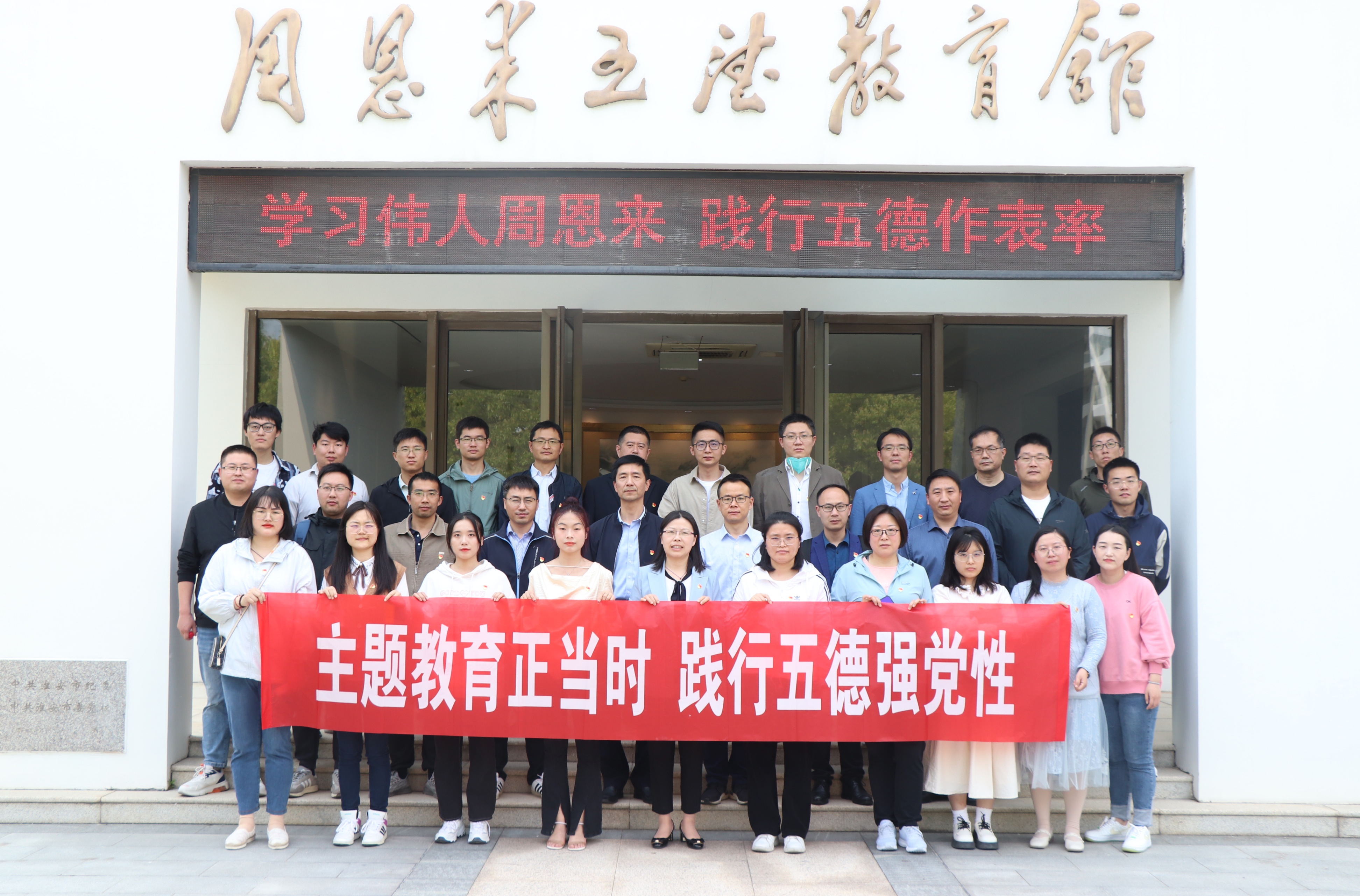 37CD0C74414EBCF0DC78B7D13725D08F.jpg 37CD0C74414EBCF0DC78B7D13725D08F.jpg