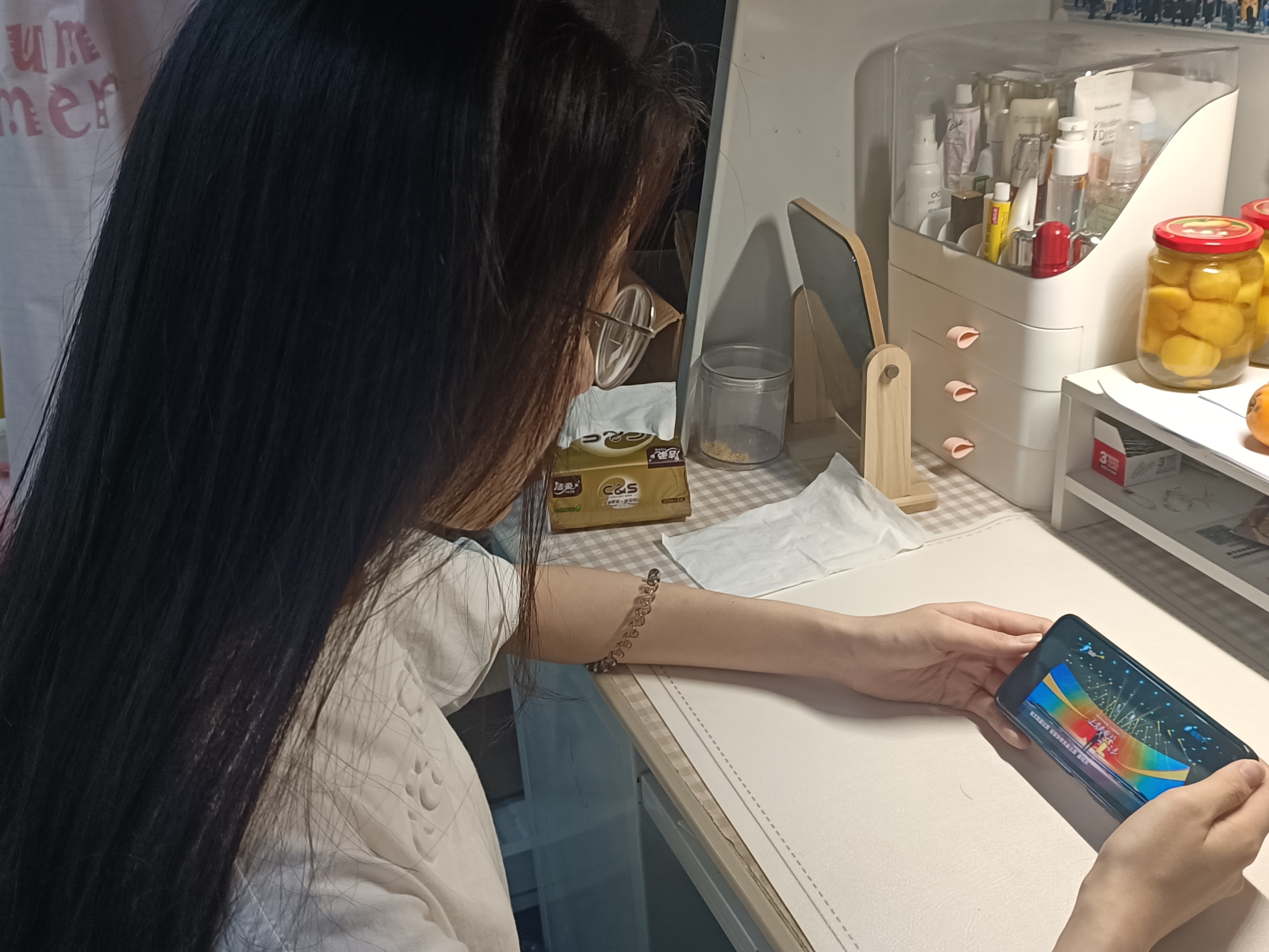 罗丽淋.jpg 罗丽淋.jpg