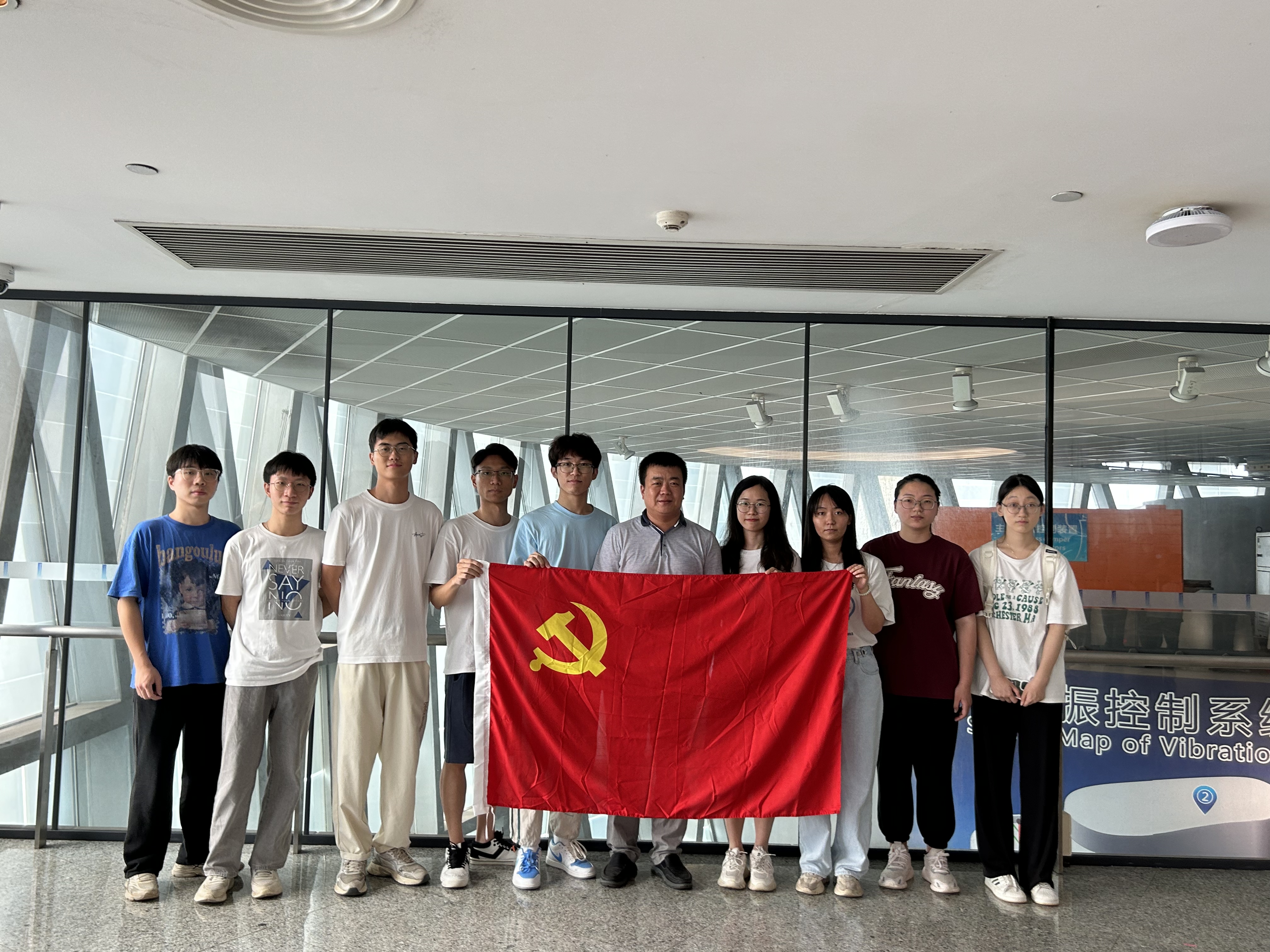 图片2.jpg 图片2.jpg