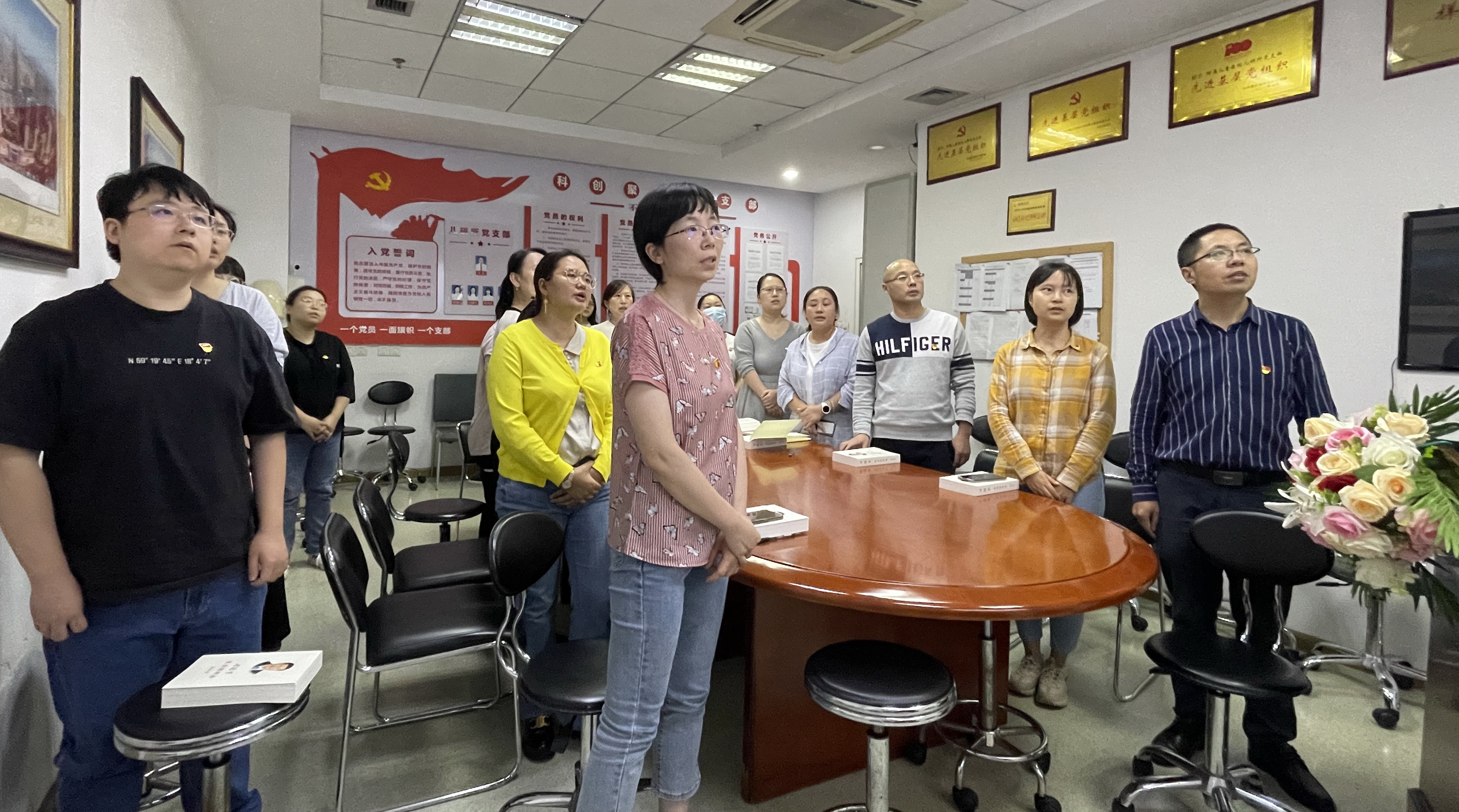 齐唱《今天是你的生日,中国》1.jpg 齐唱《今天是你的生日,中国》1.jpg