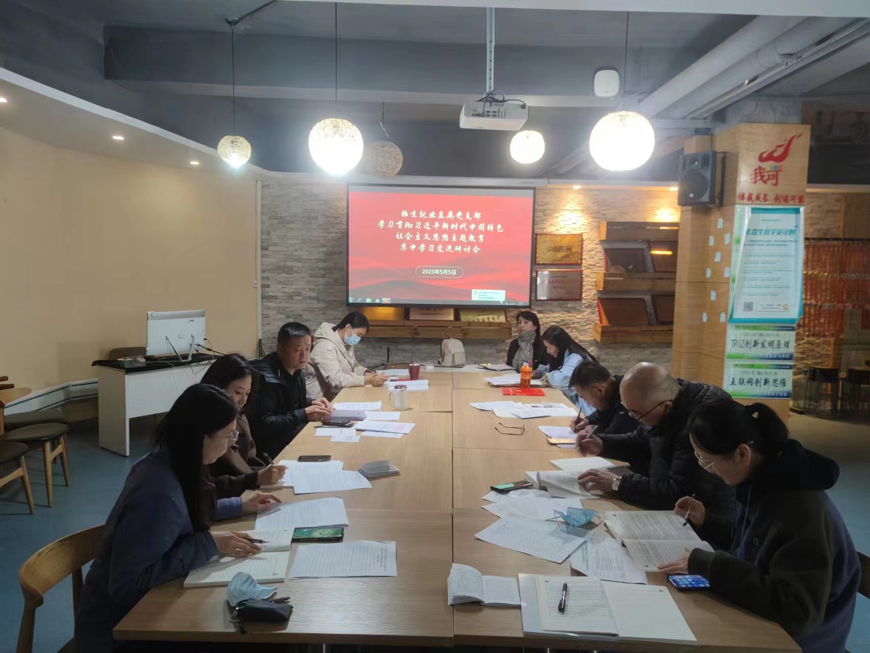 b4894a38f1c166e90b2a6bf96fff52d.jpg b4894a38f1c166e90b2a6bf96fff52d.jpg