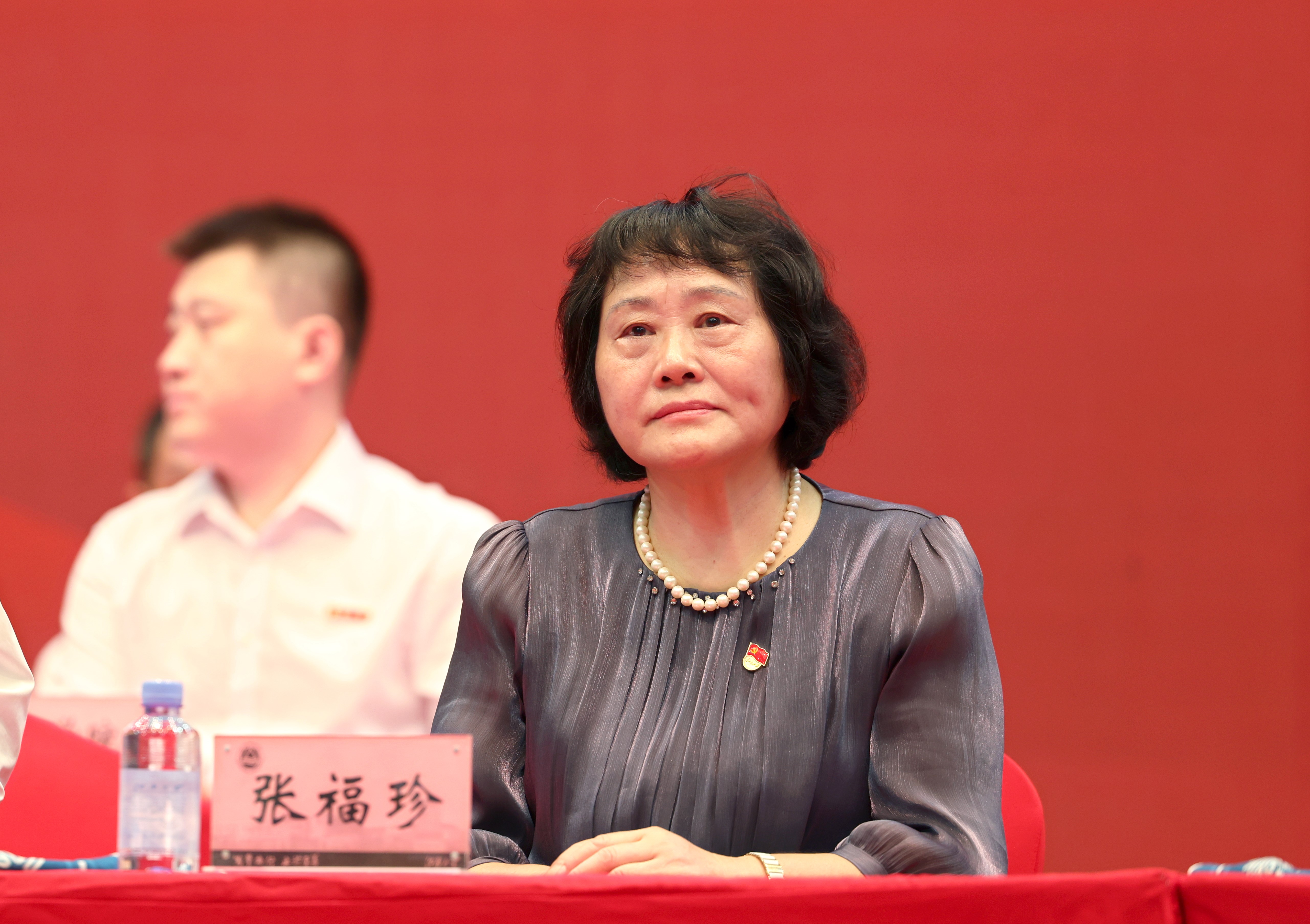 张福珍老师参加2023级开学典礼的照片.JPG 张福珍老师参加2023级开学典礼的照片.JPG