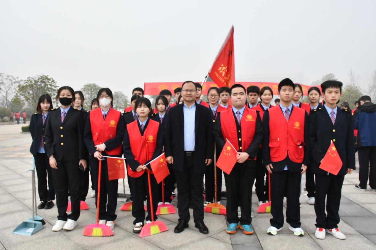 图片24.jpg 图片24.jpg