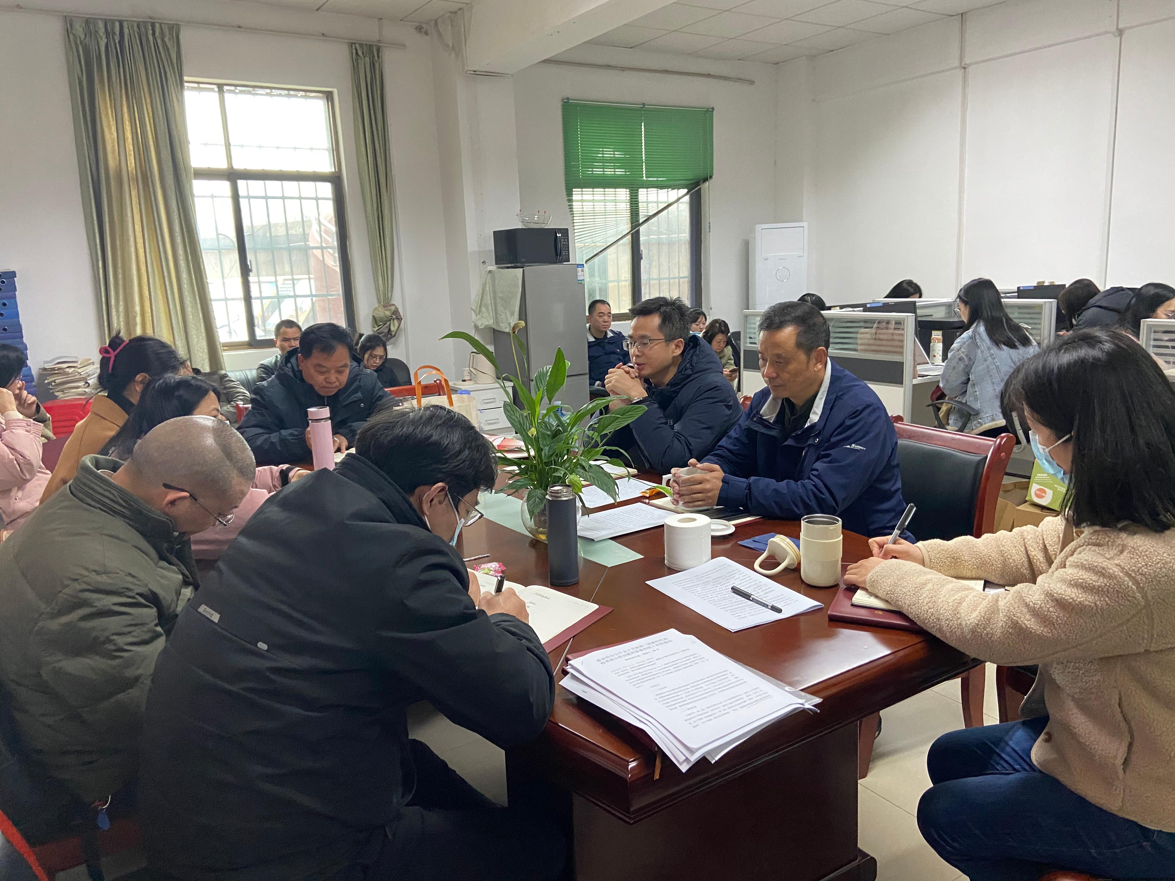 育人号1.jpg 育人号1.jpg