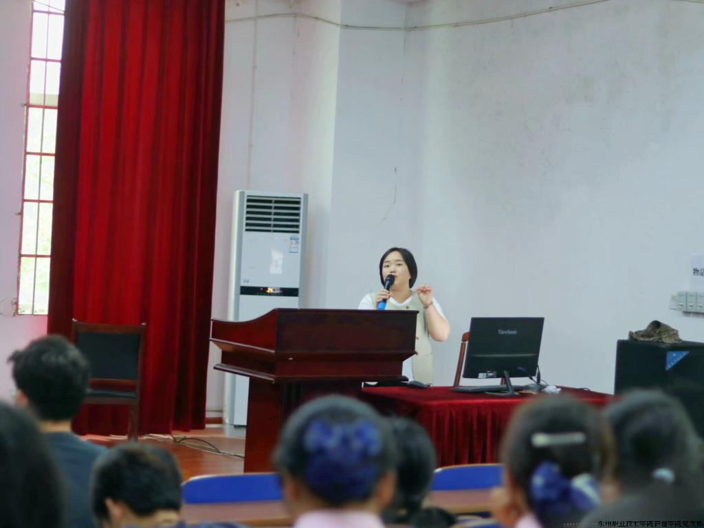 优秀校友宣传.png 优秀校友宣传.png