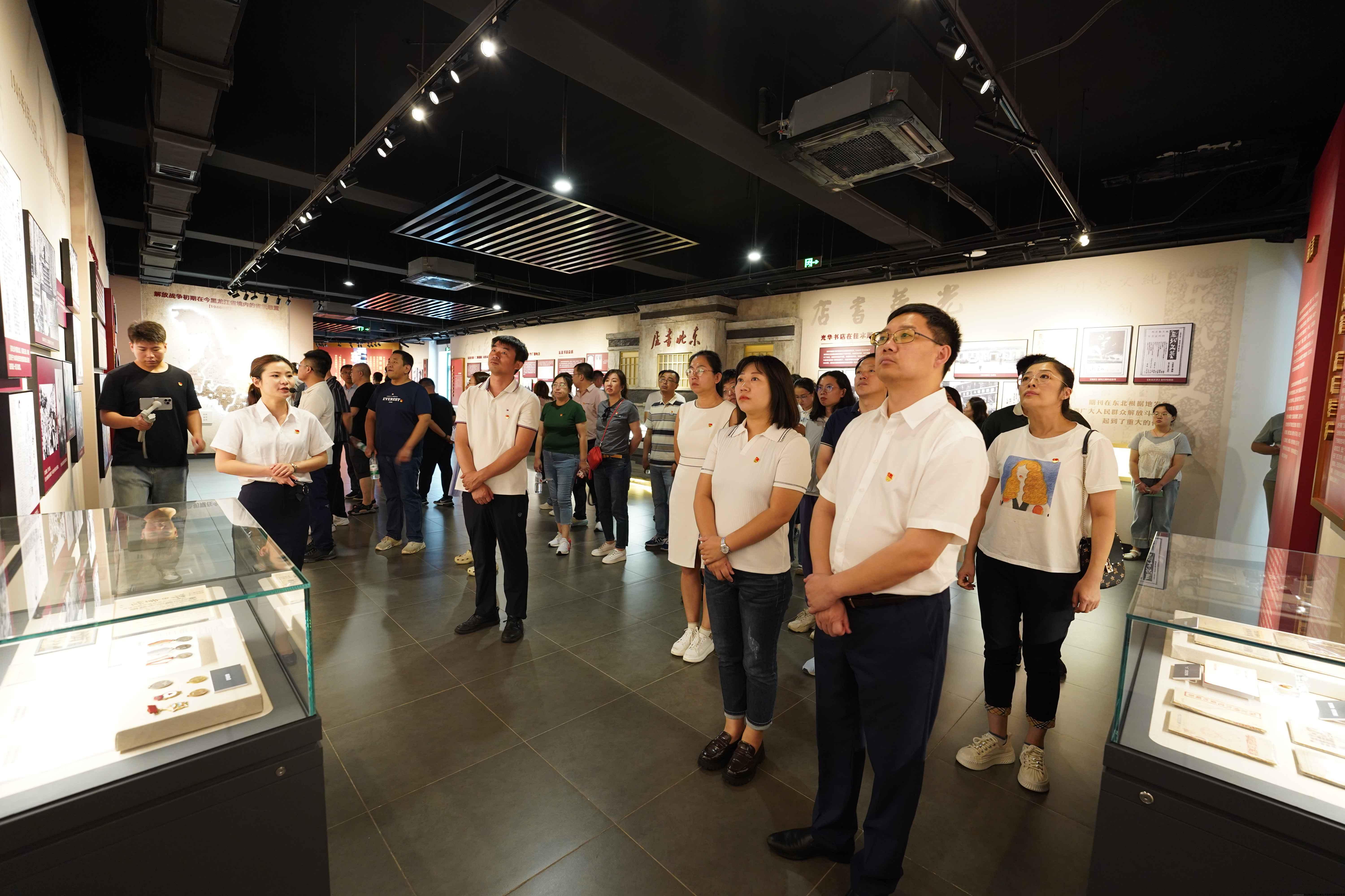 DSC07125(1).jpg DSC07125(1).jpg