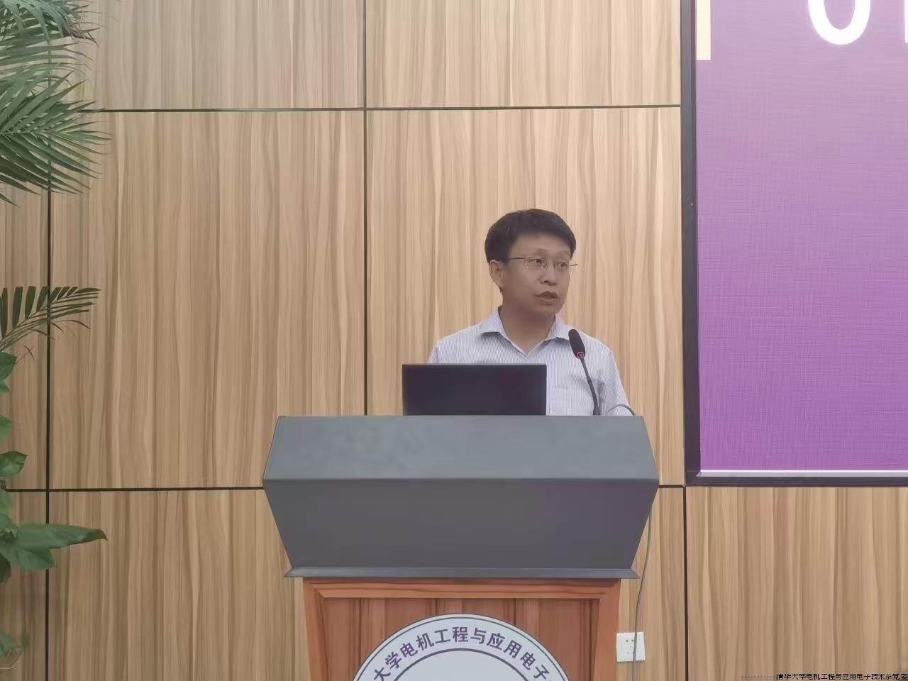 4b1b4cf0b4adb8fa371cb5d2e25971c.jpg 4b1b4cf0b4adb8fa371cb5d2e25971c.jpg