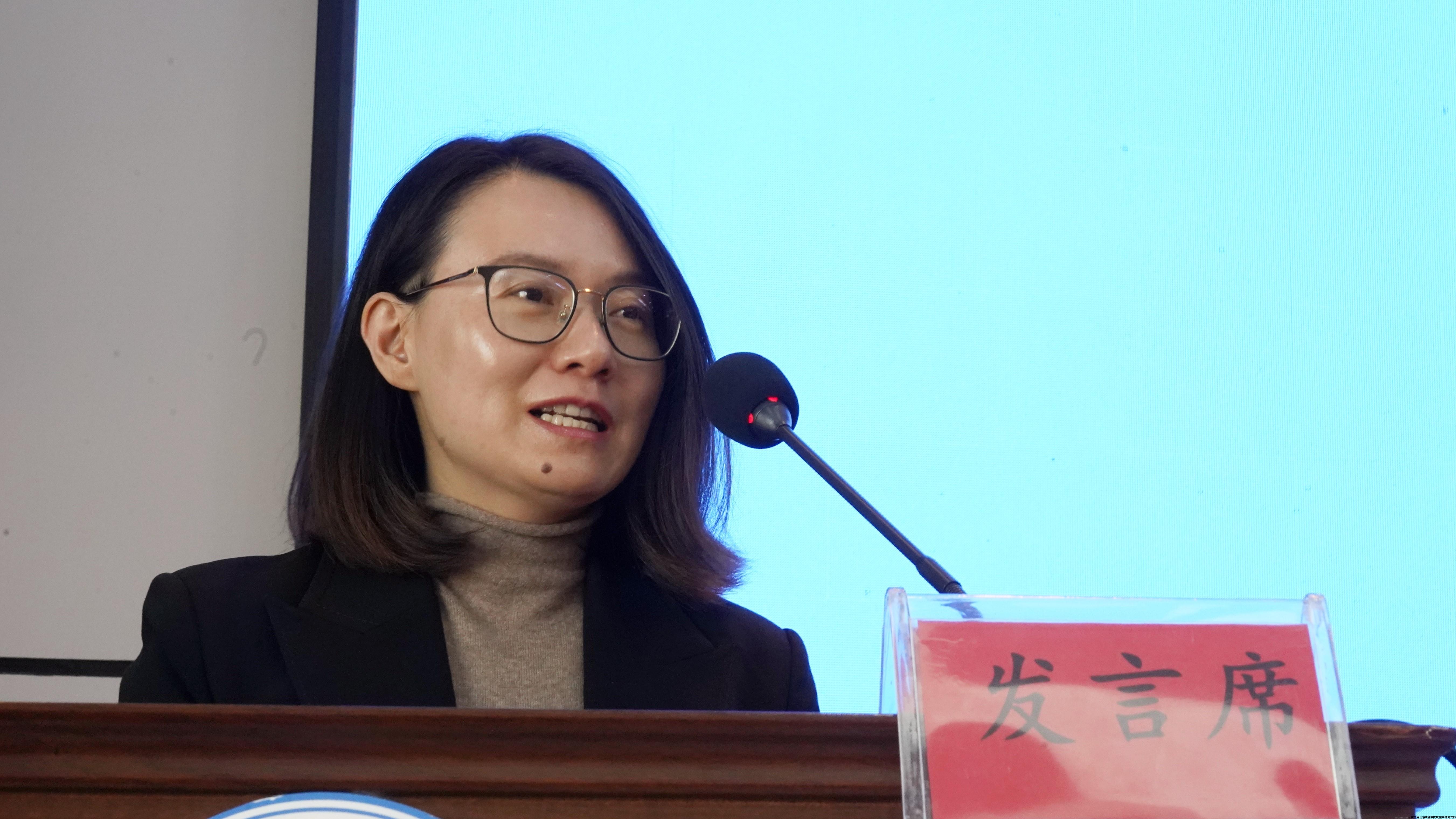 安宁职业教育园区管委会教育发展服务局局长宋鸽致辞.JPG 安宁职业教育园区管委会教育发展服务局局长宋鸽致辞.JPG