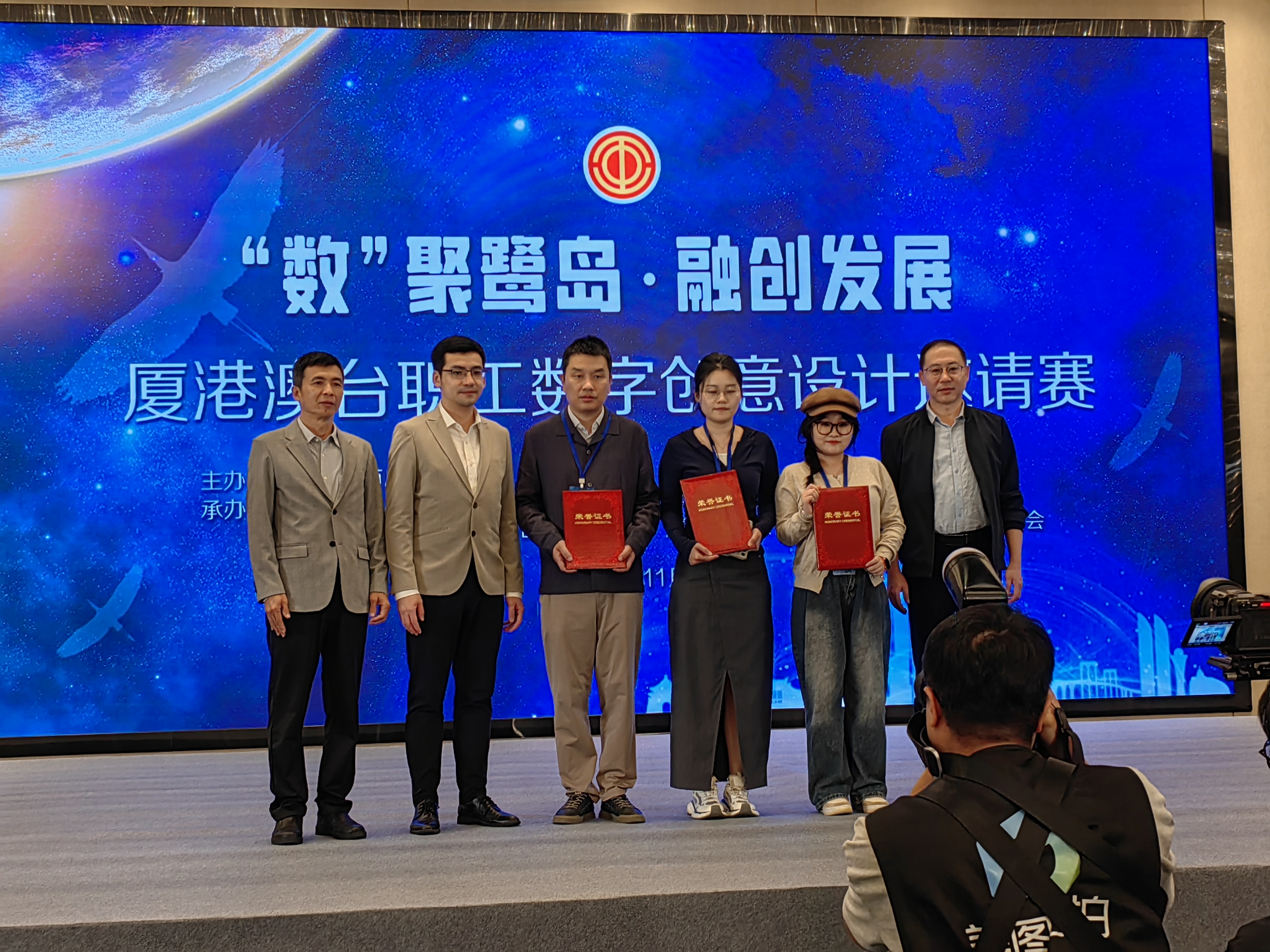 7e22594425e79bcbe116bbc62f68ce0