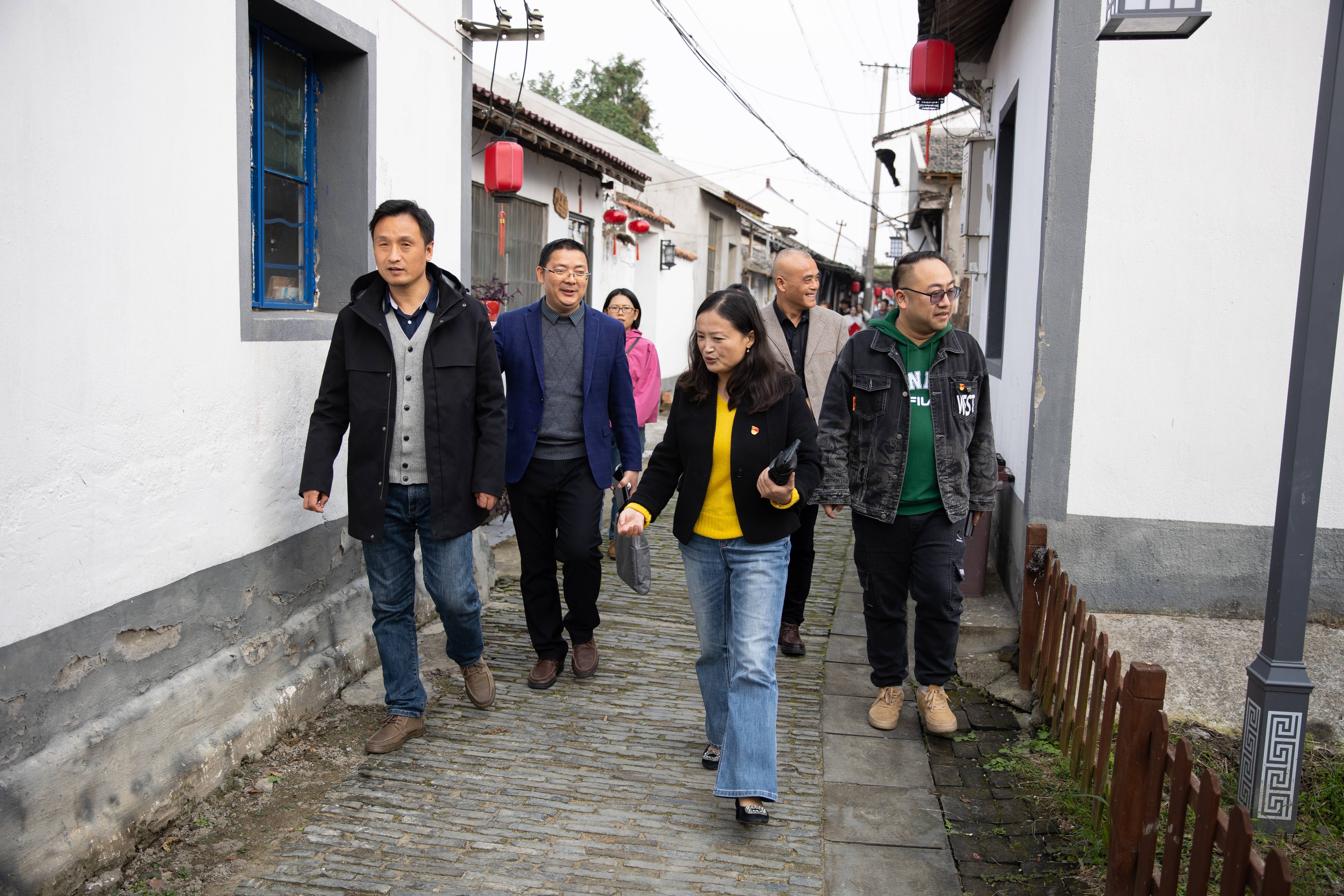 7V4A2411 - 副本(1)