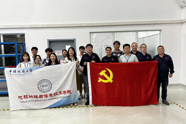 学院赴北京奔驰顺义工厂总装车间开展“访企拓岗”专项交流活动